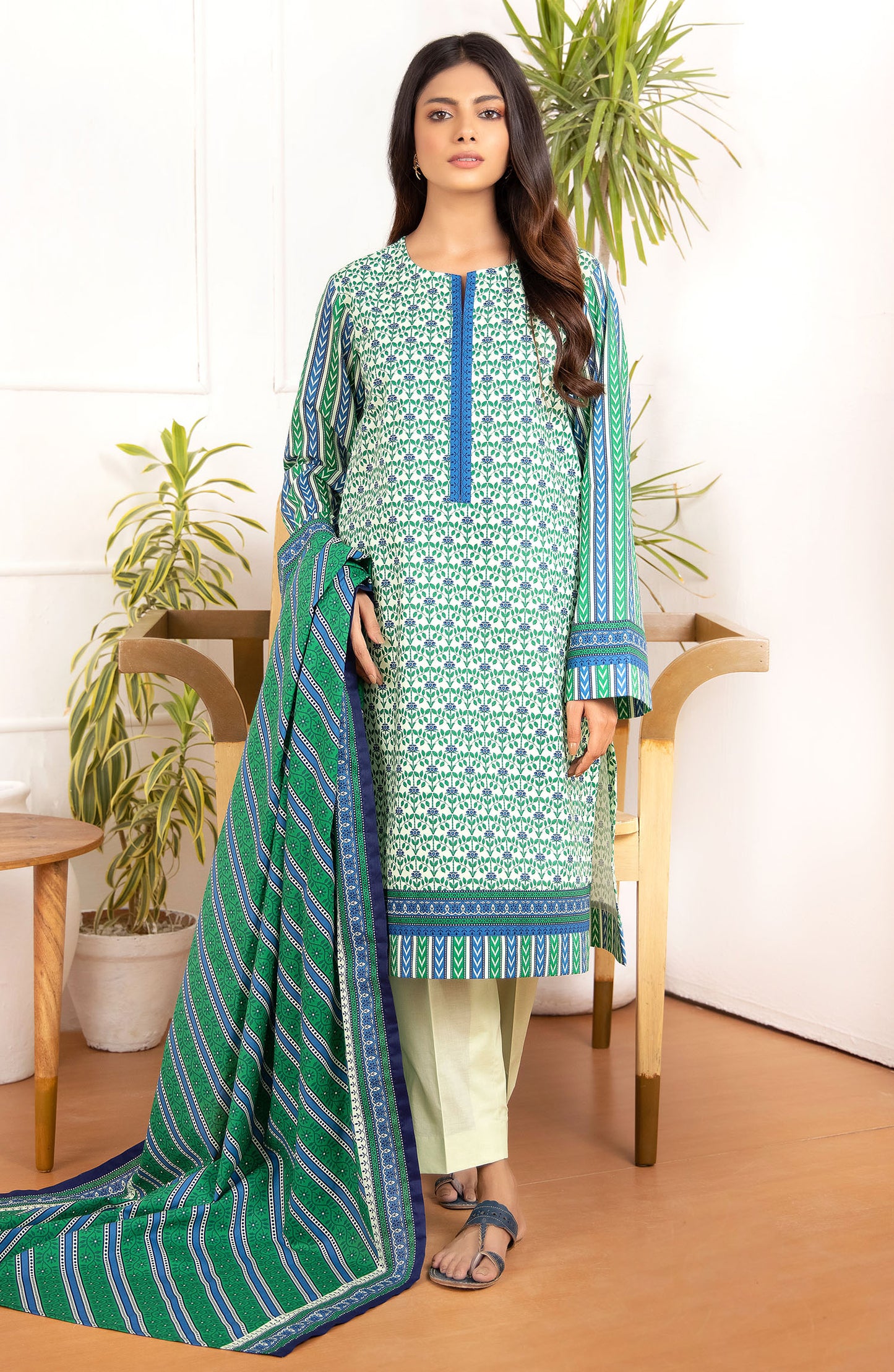 Unstitched 3 Piece Printed Lawn Shirt And Net Lawn Dupatta