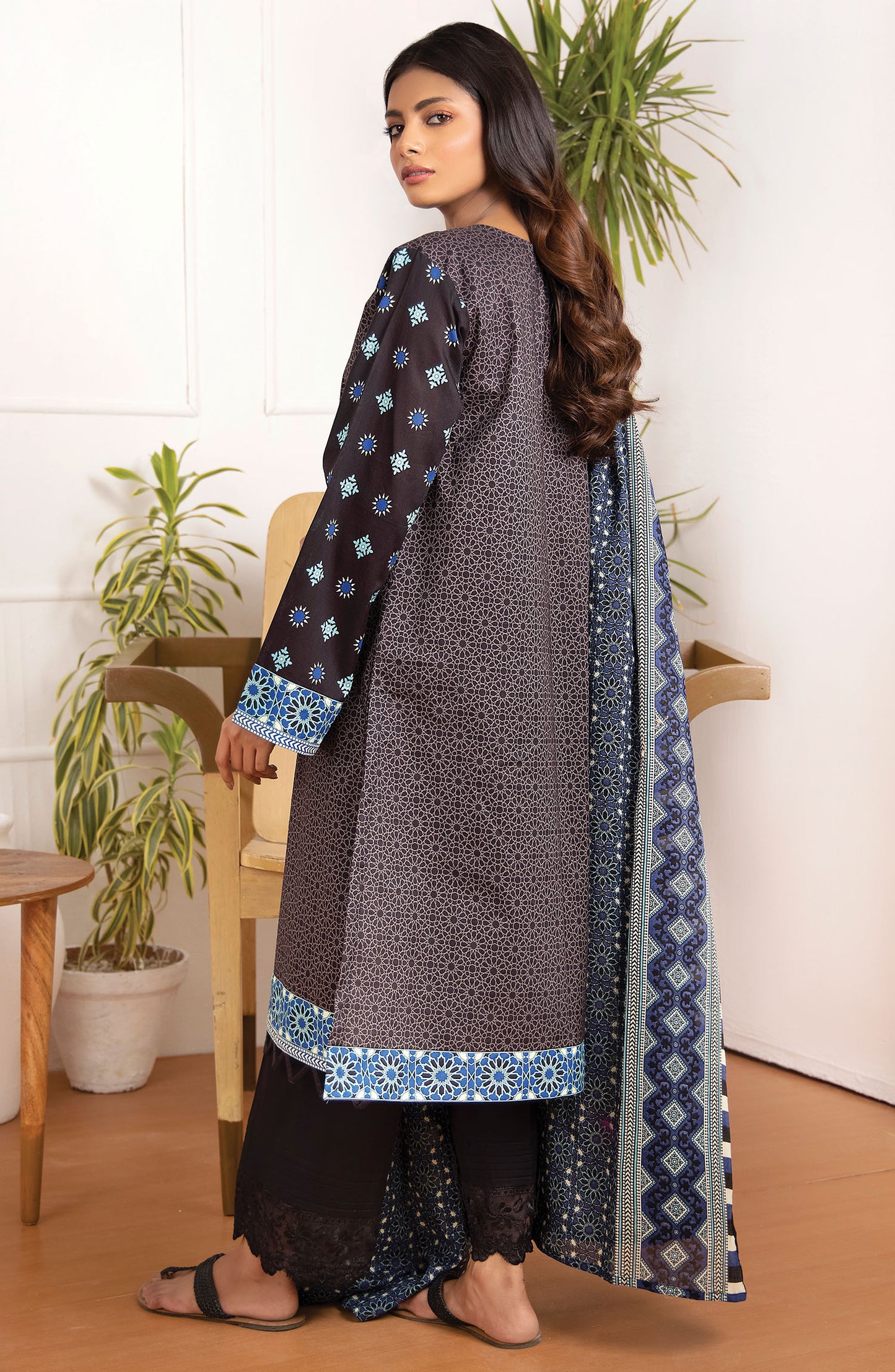 Unstitched 2 Piece Printed Lawn Shirt Dupatta