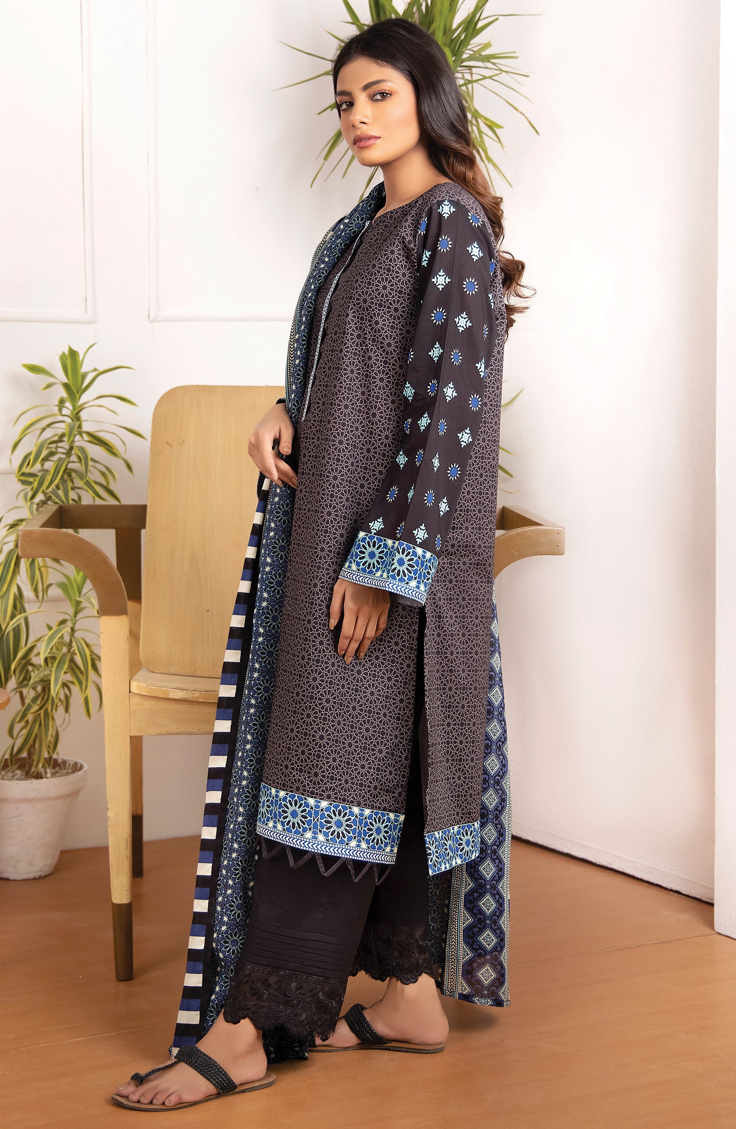 Unstitched 2 Piece Printed Lawn Shirt Dupatta