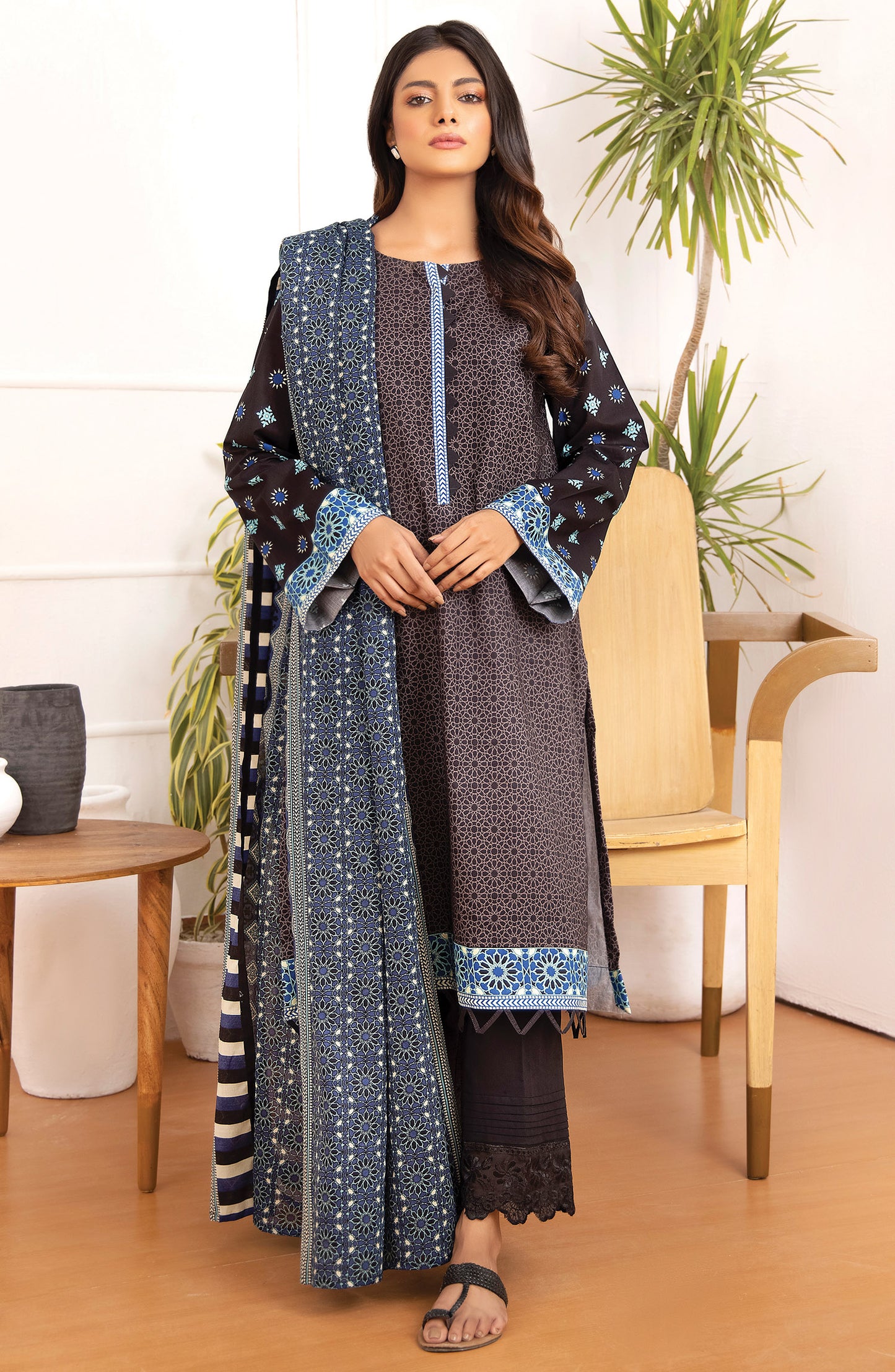 Unstitched 2 Piece Printed Lawn Shirt Dupatta