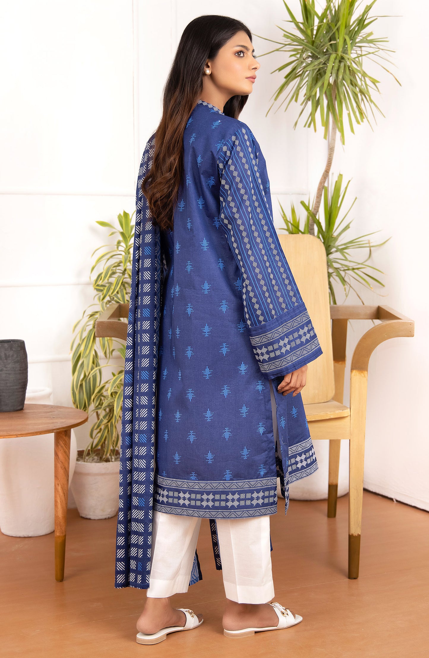 Unstitched 2 Piece Printed Lawn Shirt And Lawn Dupatta
