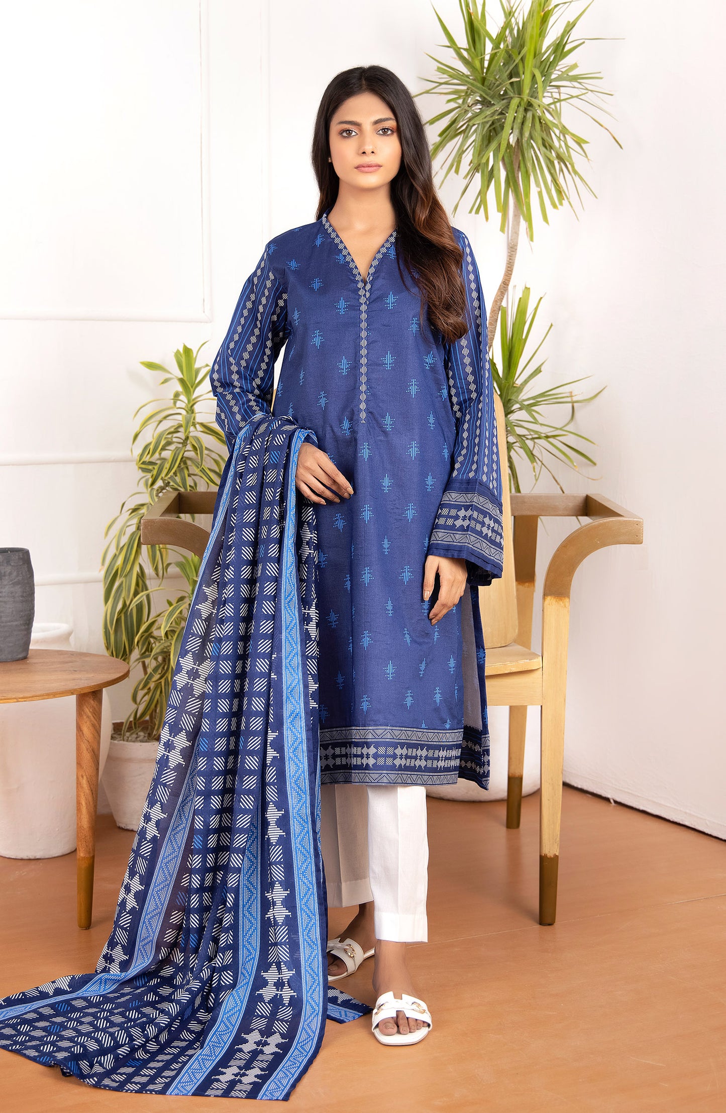 Unstitched 2 Piece Printed Lawn Shirt And Lawn Dupatta