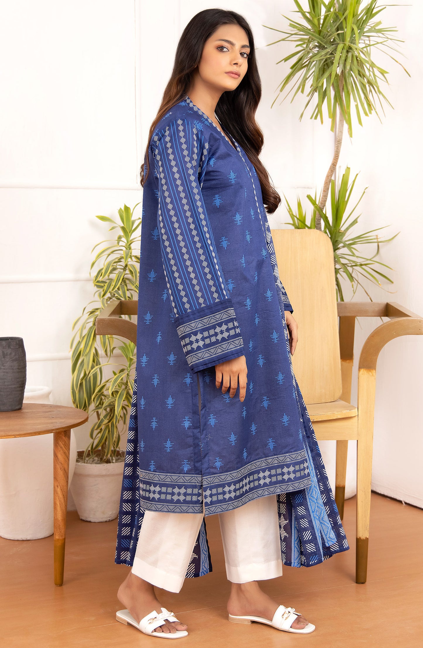 Unstitched 2 Piece Printed Lawn Shirt And Lawn Dupatta