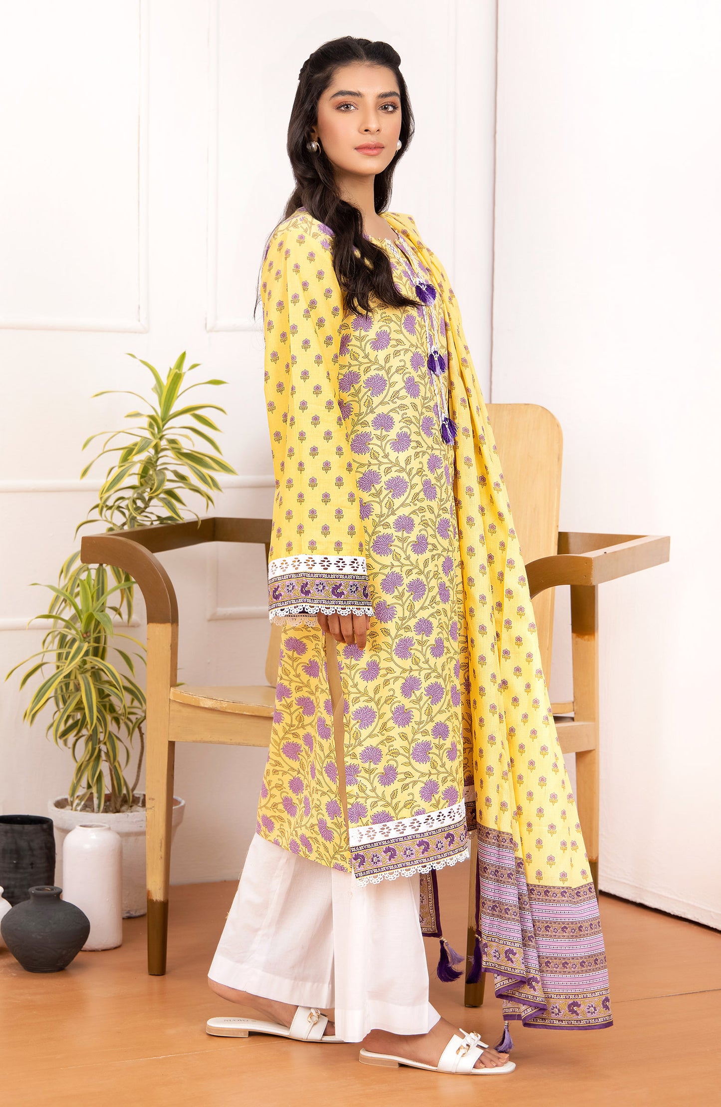 Unstitched 2 Piece Printed Lawn Shirt And Net Lawn Dupatta