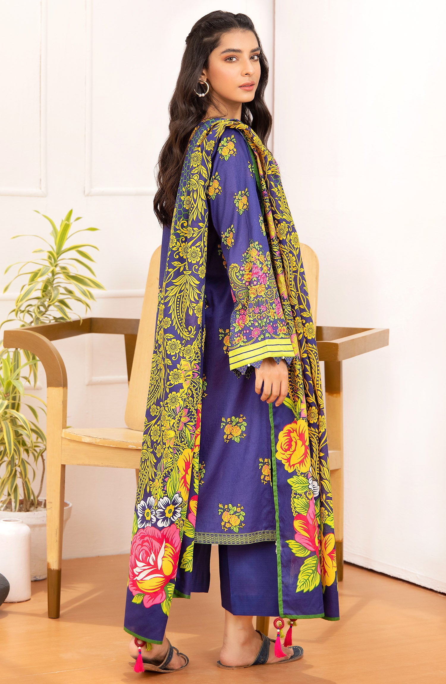 Unstitched 3 Piece Printed Lawn Shirt And Lawn Dupatta