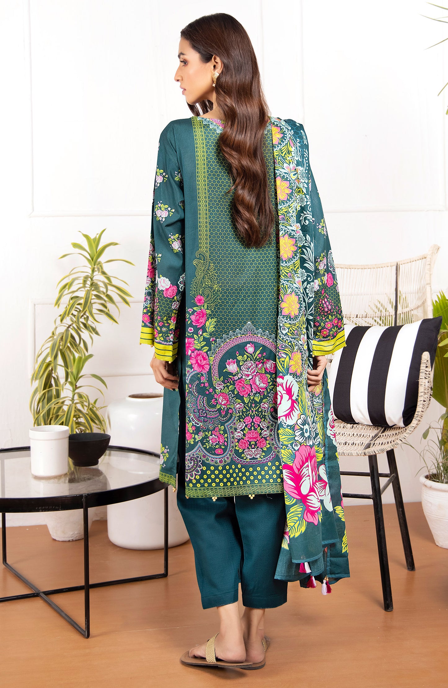 Unstitched 3 Piece Printed Lawn Shirt And Net Lawn Dupatta