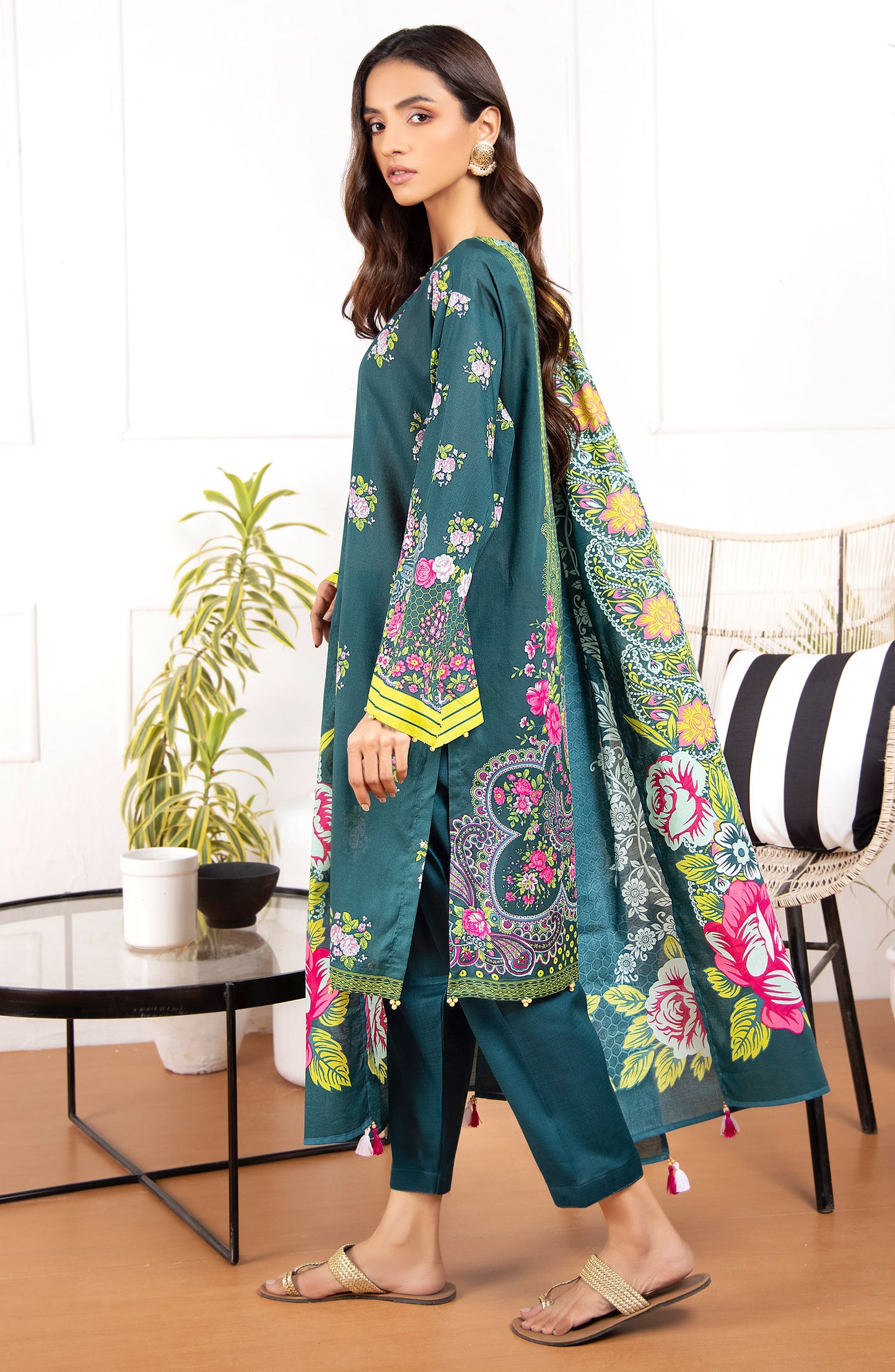 Unstitched 3 Piece Printed Lawn Shirt And Net Lawn Dupatta