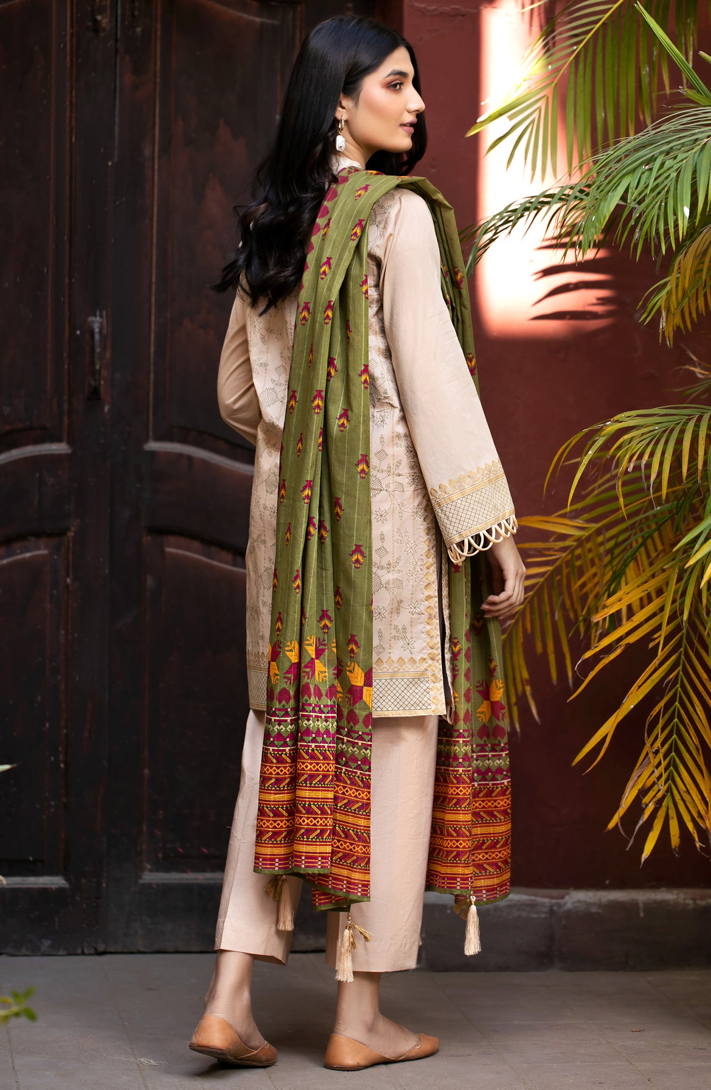 Unstitched 3 Piece Embroidered Lawn Suit
