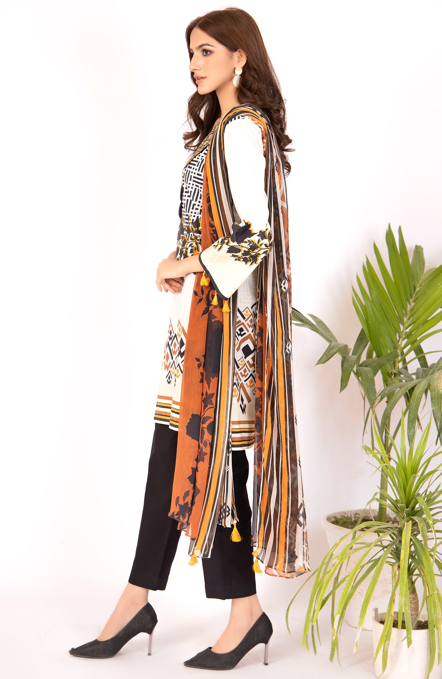 Unstitched 2 Piece Embroidered Lawn Shirt & Chiffon Dupatta