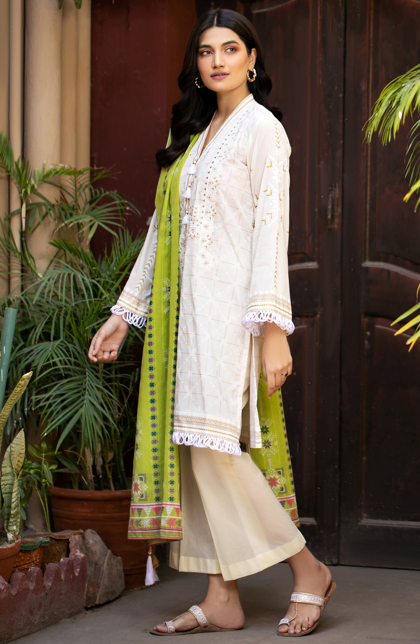 Unstitched 3 Piece Gold Lacquer Embroidered Lawn Suit