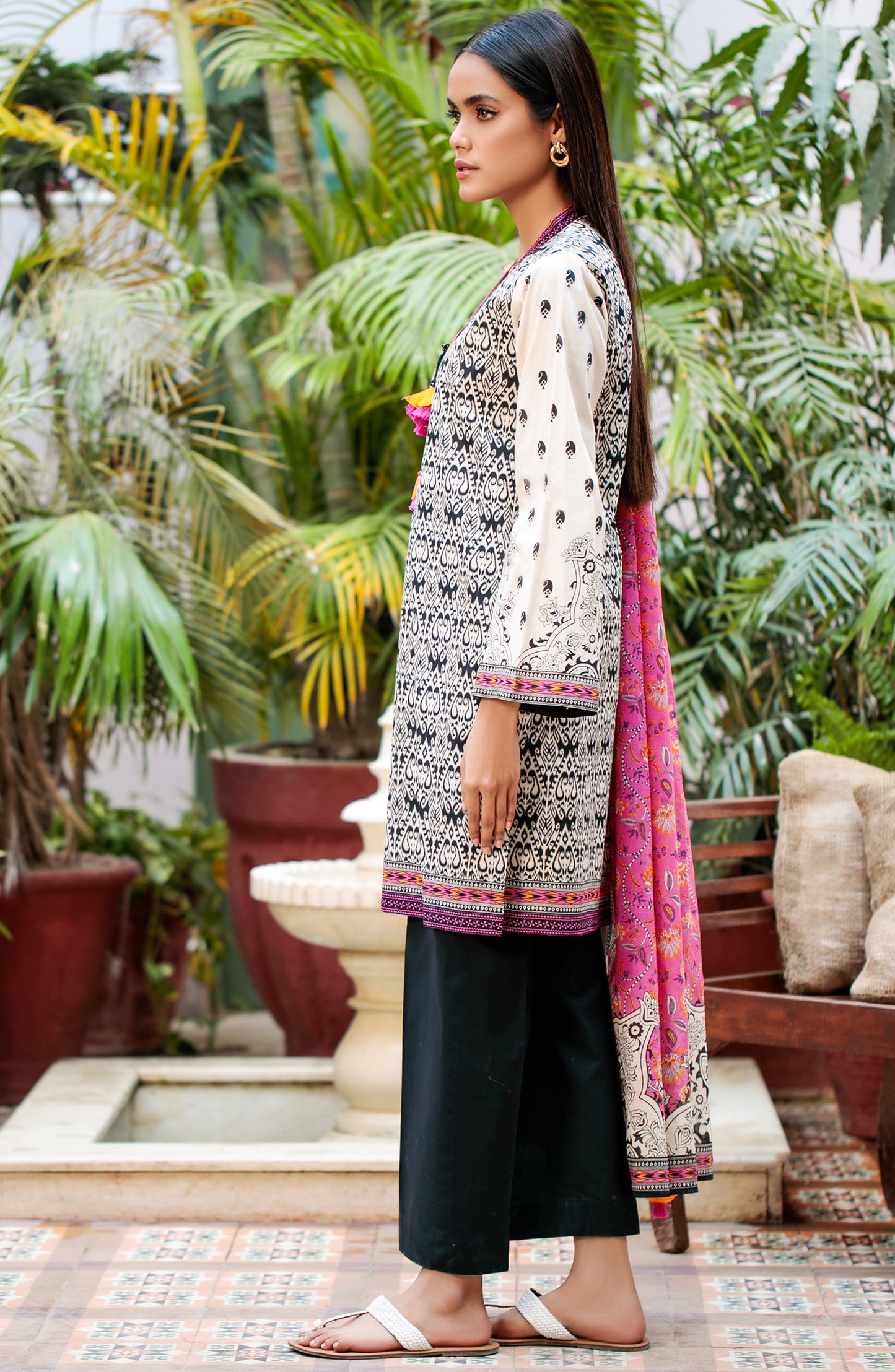 Unstitched 2 Piece Printed Lawn Shirt Dupatta