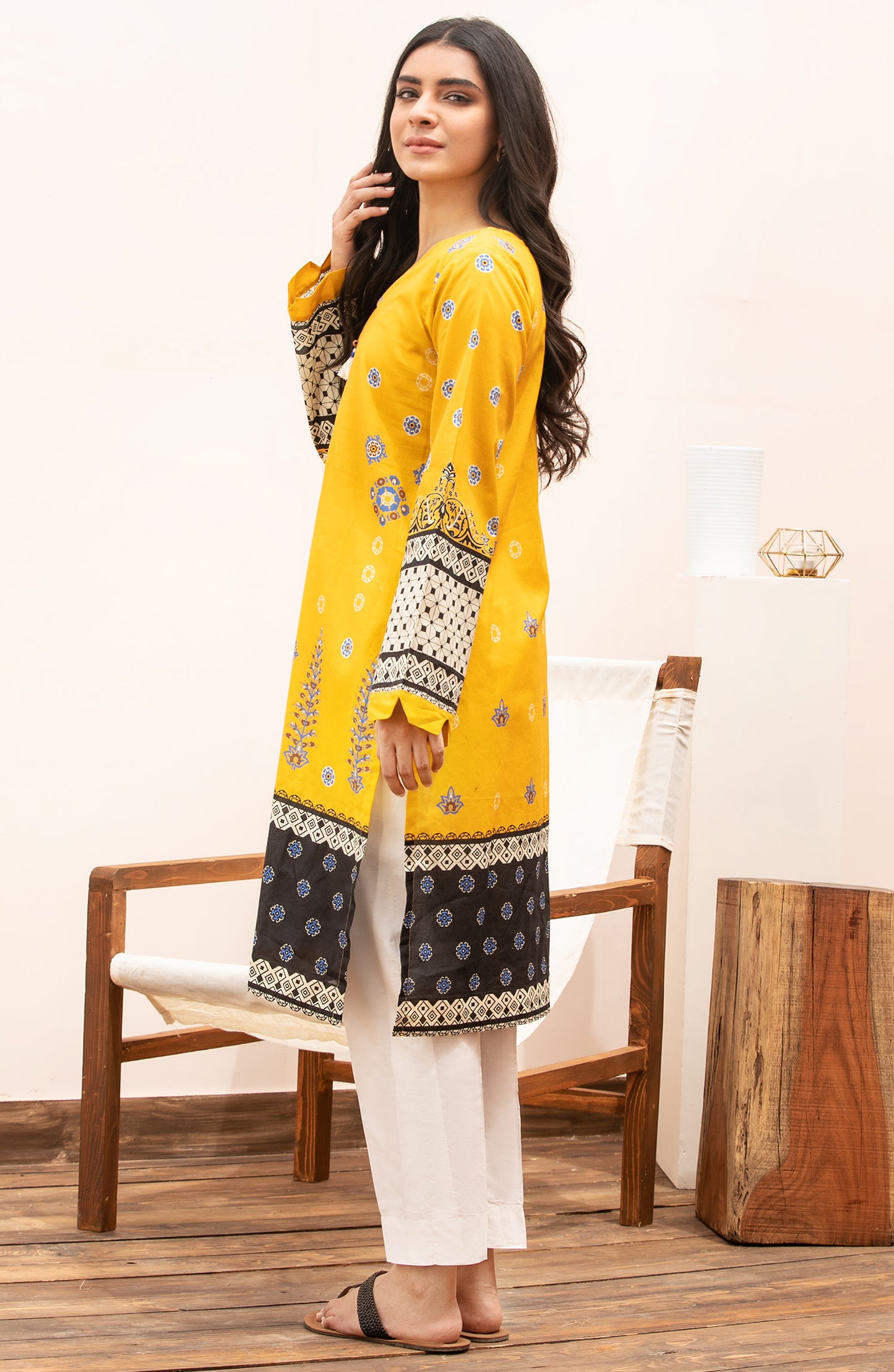 Unstitched 1 Piece Printed Lawn Shirt
