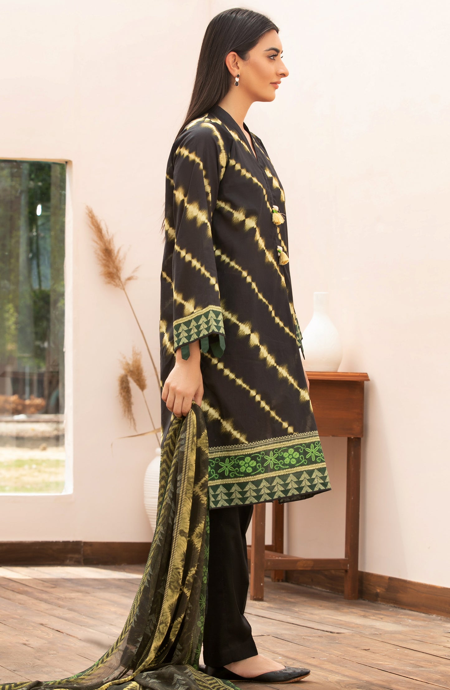 Unstitched 2 Piece Printed Lawn Shirt Chiffon Dupatta