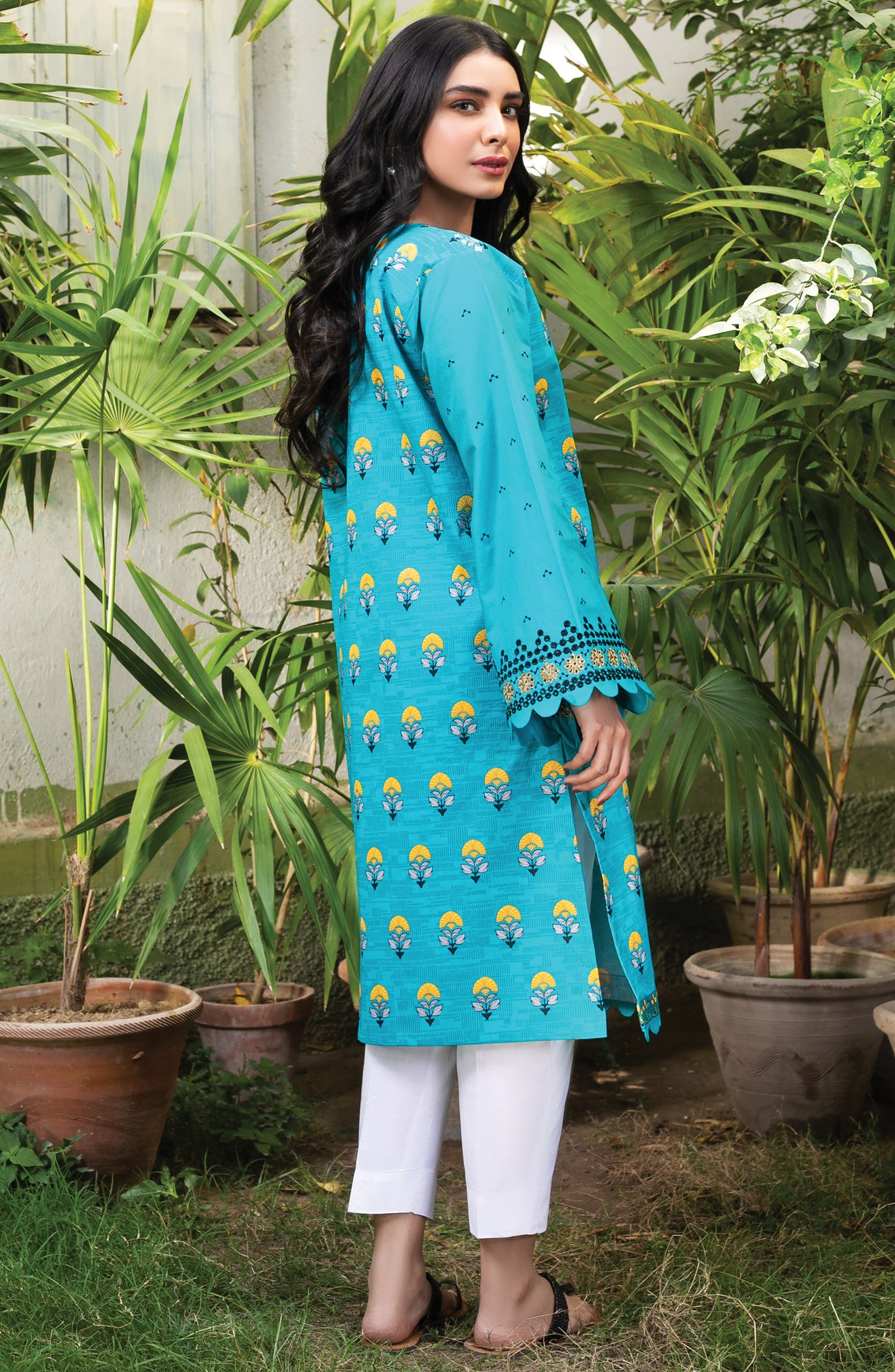 Unstitched 1 Piece Embroidered Lawn Shirt