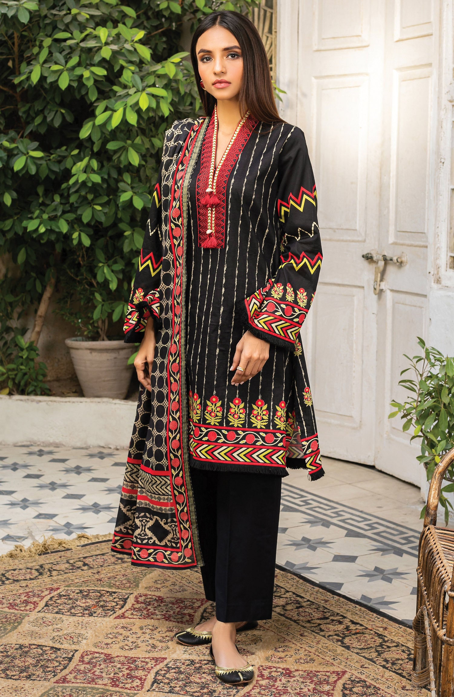 Unstitched 2 Piece Embroidered Lawn Shirt Dupatta (OTL-21-061/U BLACK)