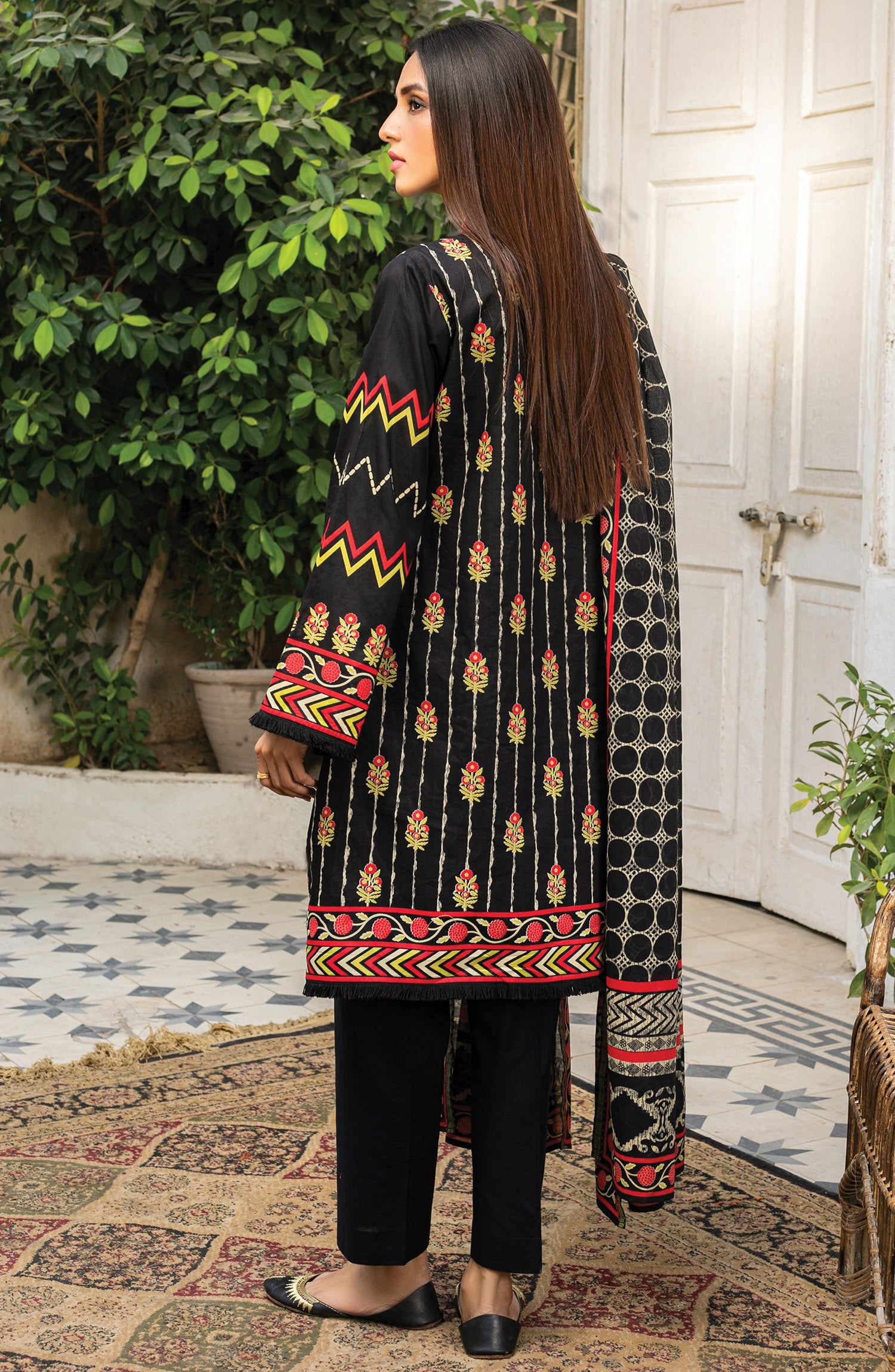 Unstitched 2 Piece Embroidered Lawn Shirt Dupatta (OTL-21-061/U BLACK)