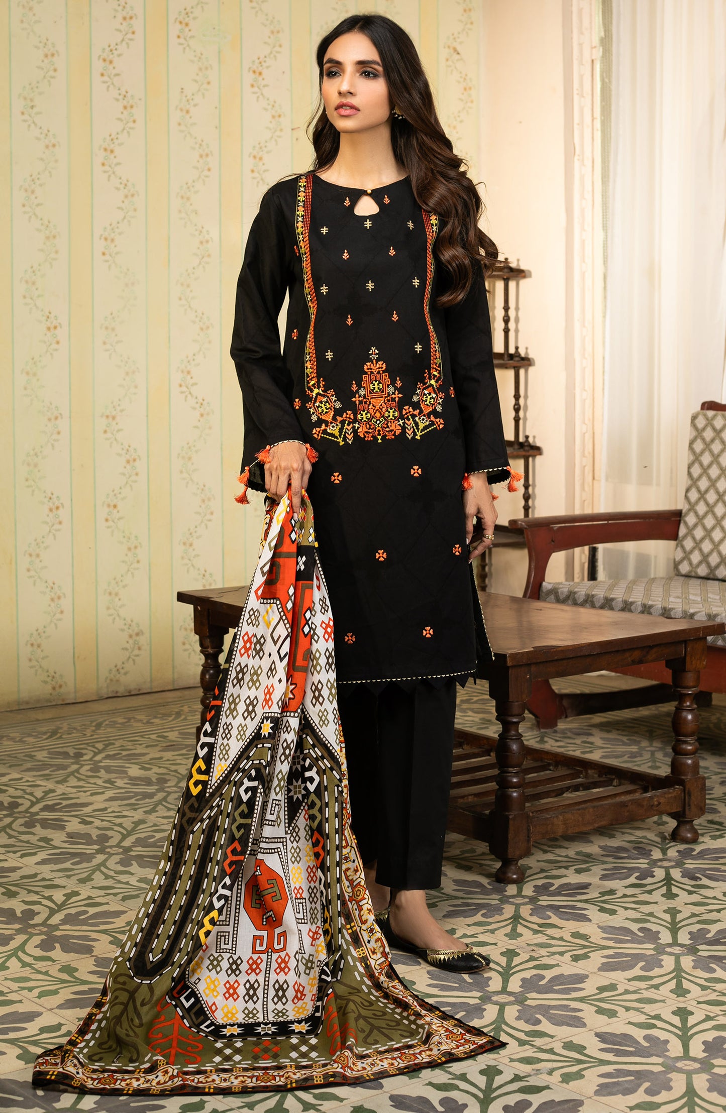 Unstitched 3 Piece Embroidered Jacquard Suit