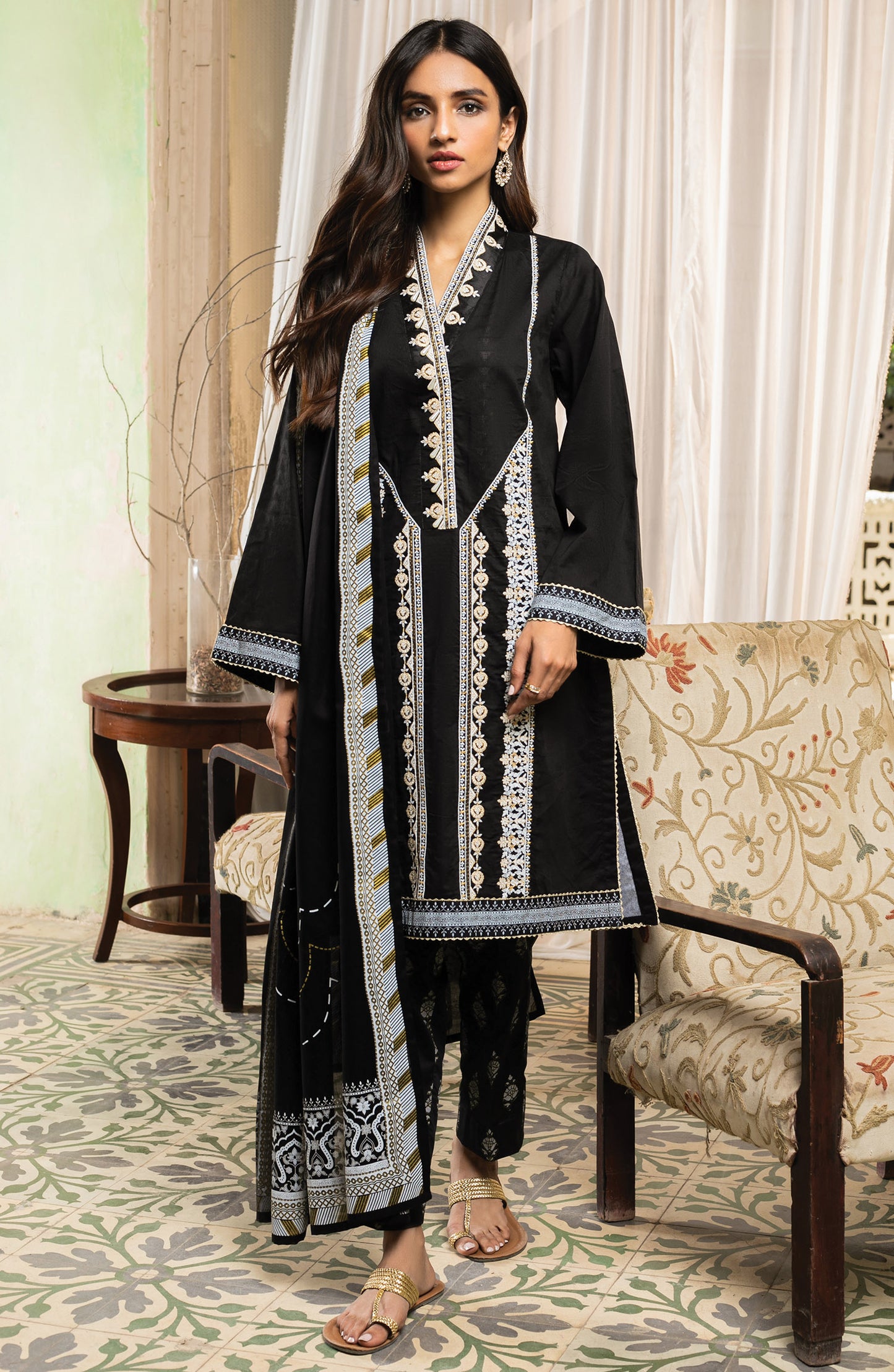Unstitched 3 Piece Embroidered Jacquard Suit