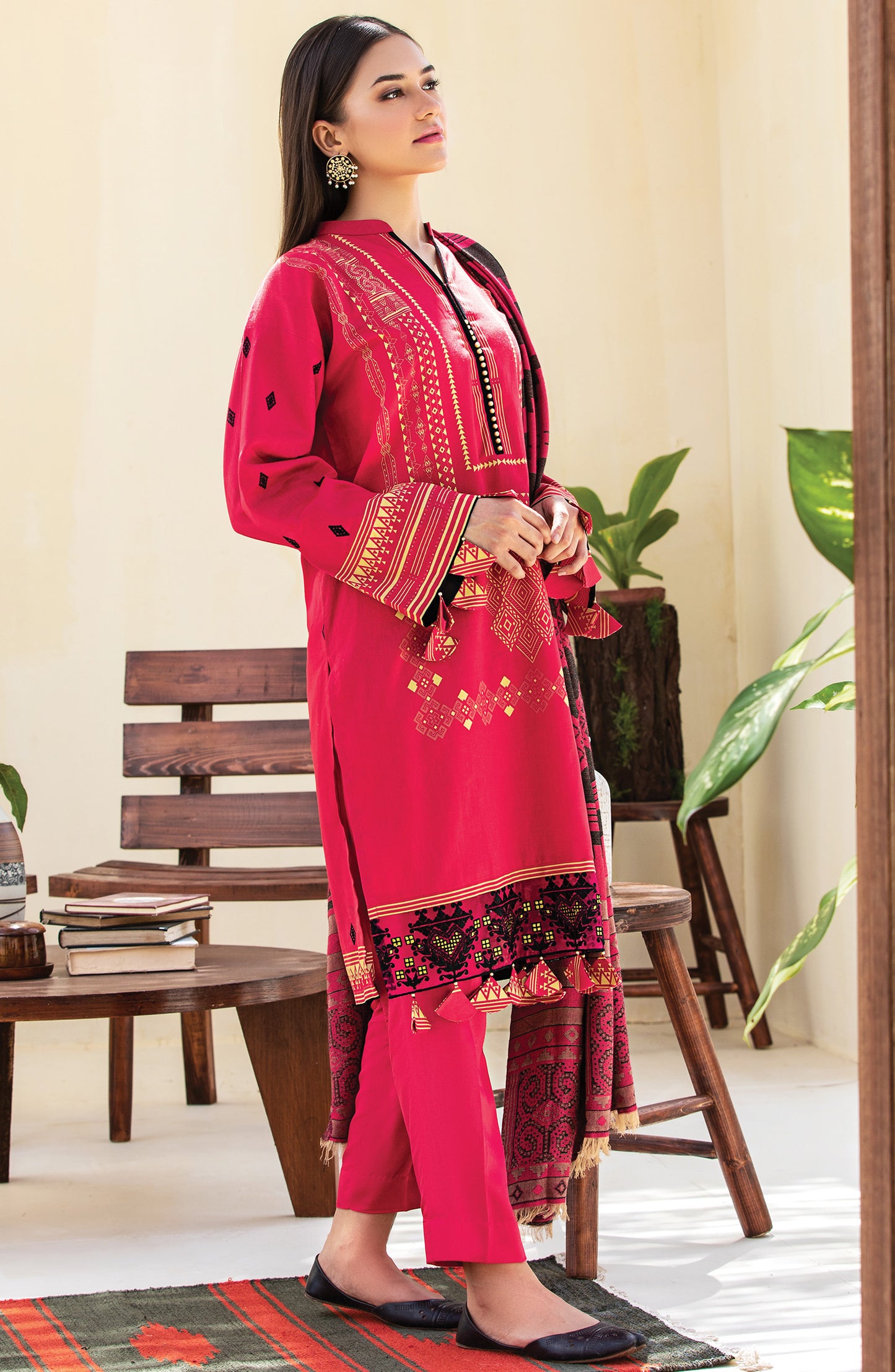 Unstitched 3 Piece Embroidered Textured Heavy Cotton Suit