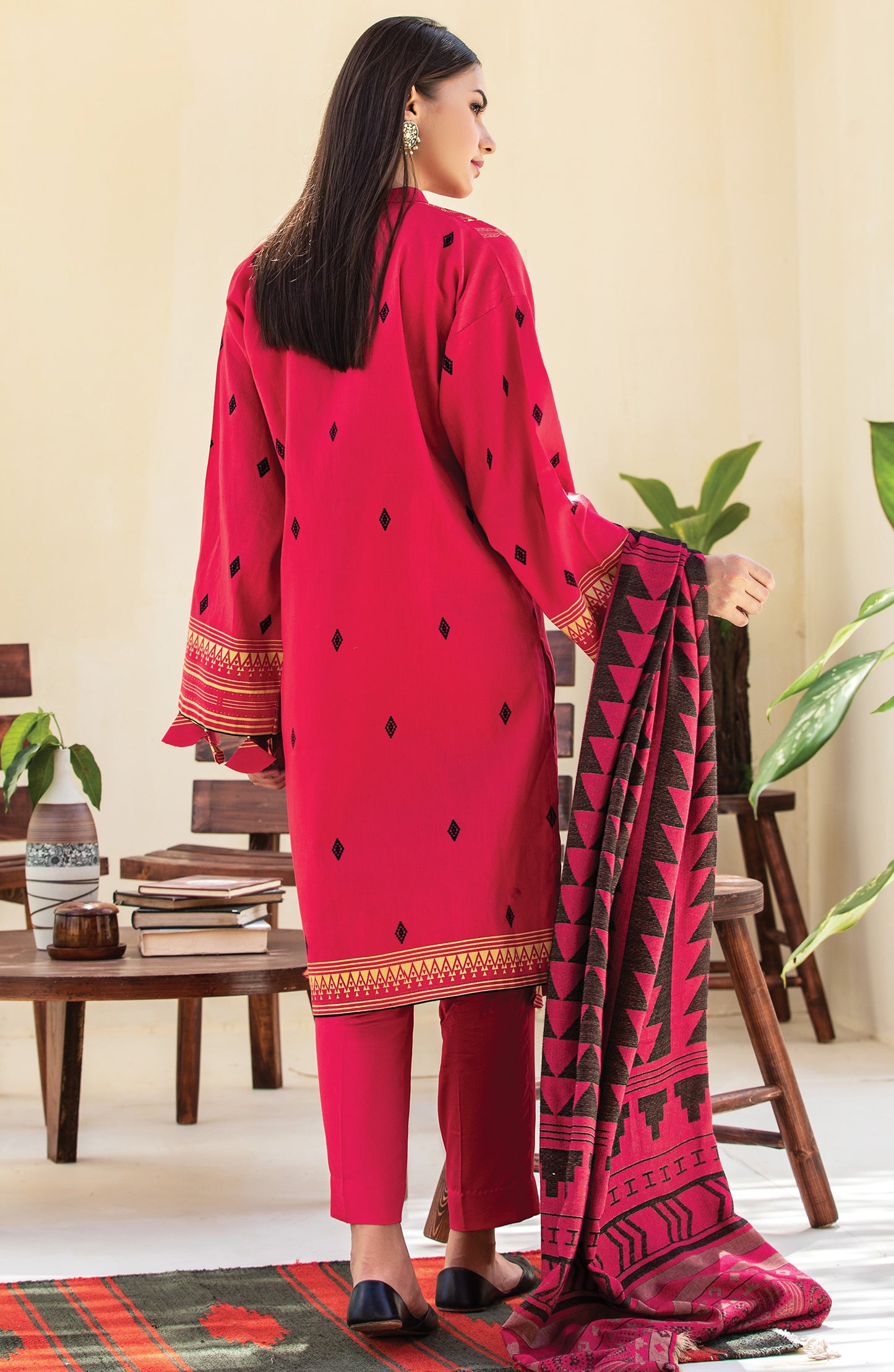Unstitched 3 Piece Embroidered Textured Heavy Cotton Suit
