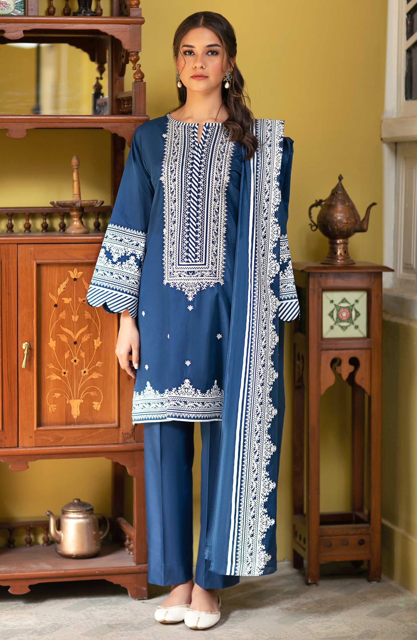 Unstitched 3 Piece Festive Embroidered Winter Suit