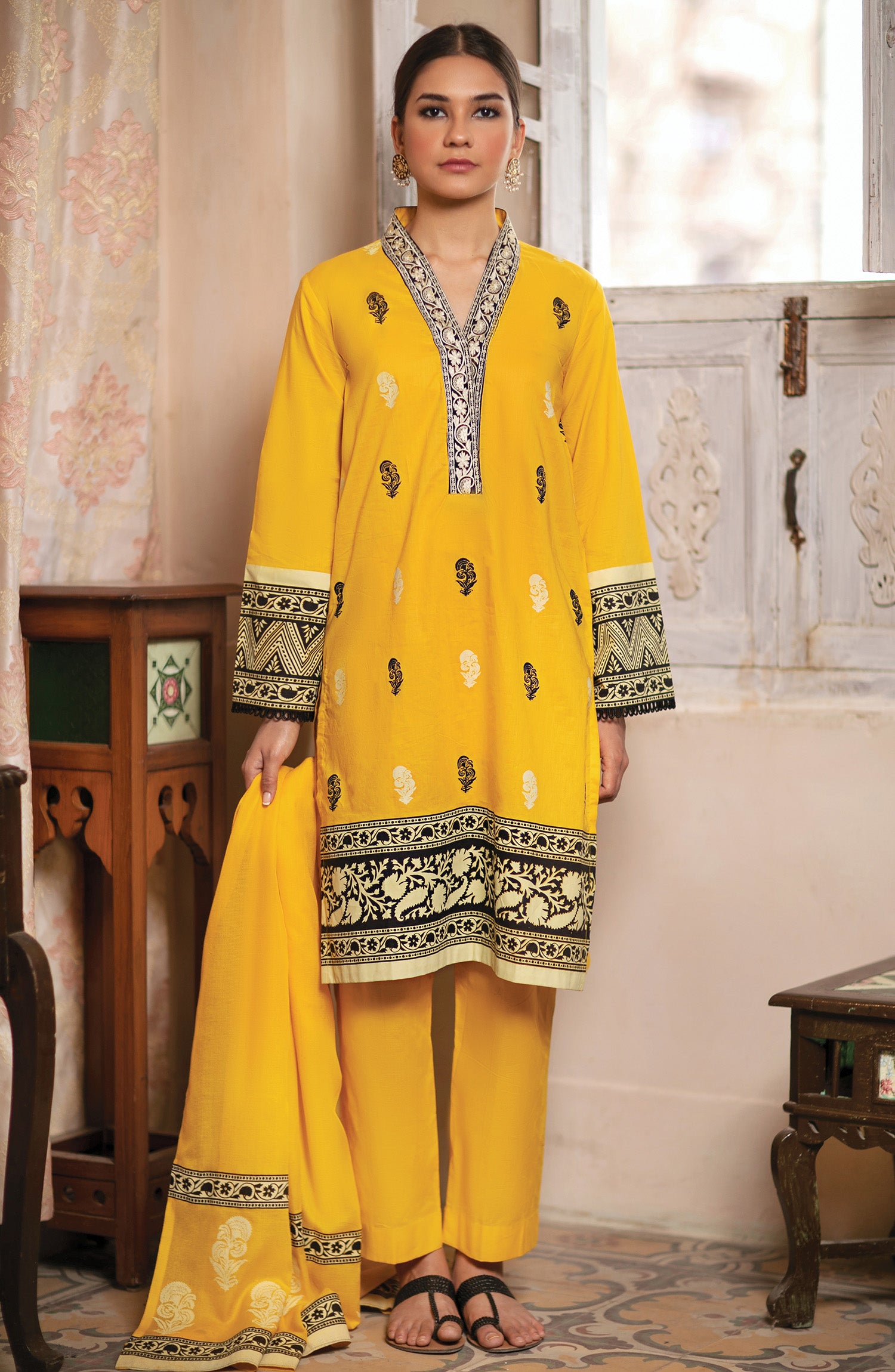 Unstitched 3 Piece Block Printed Embroidered Suit (NRDS-136)