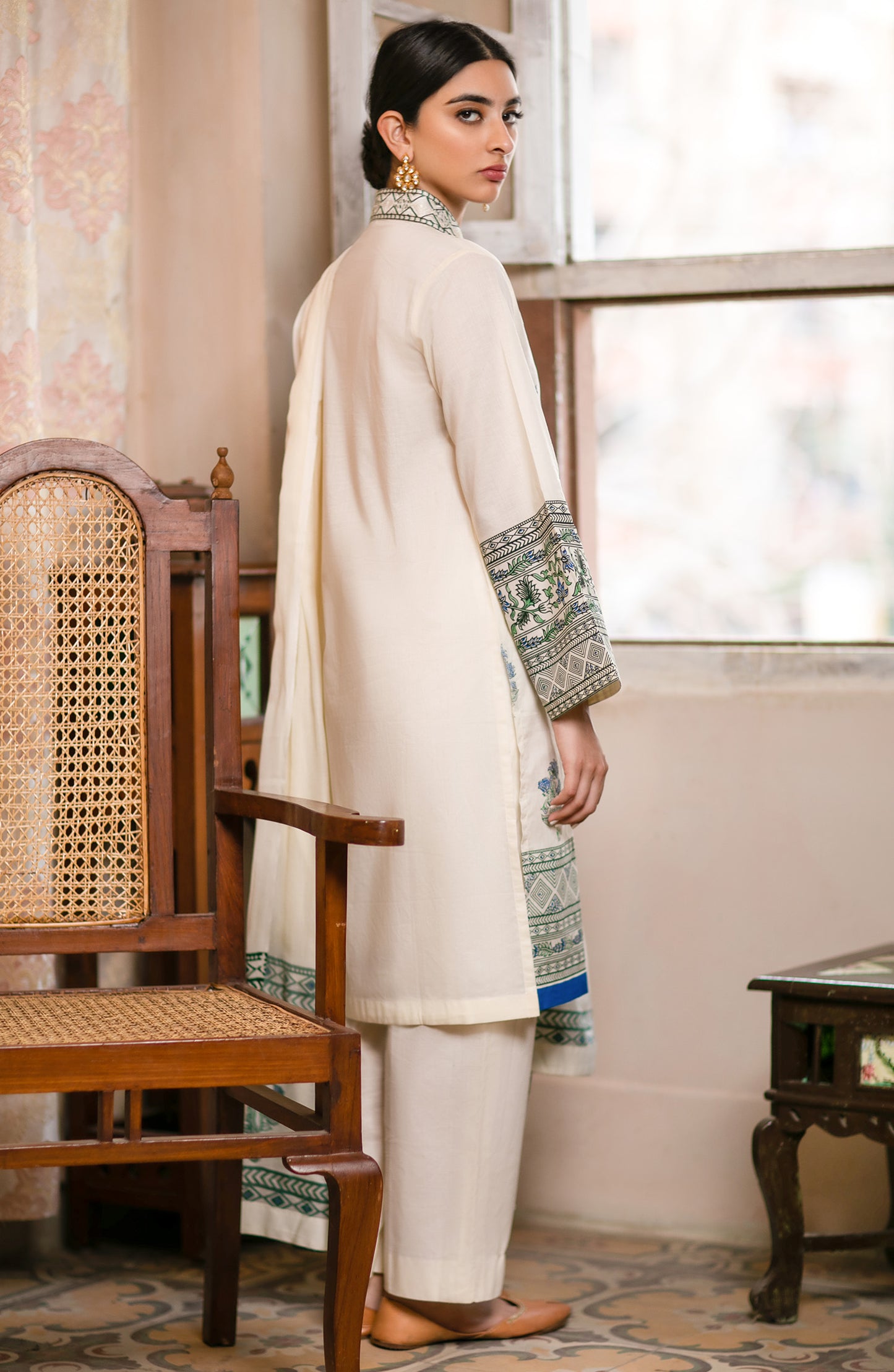 Unstitched 3 Piece Block Printed Embroidered Winter Suit