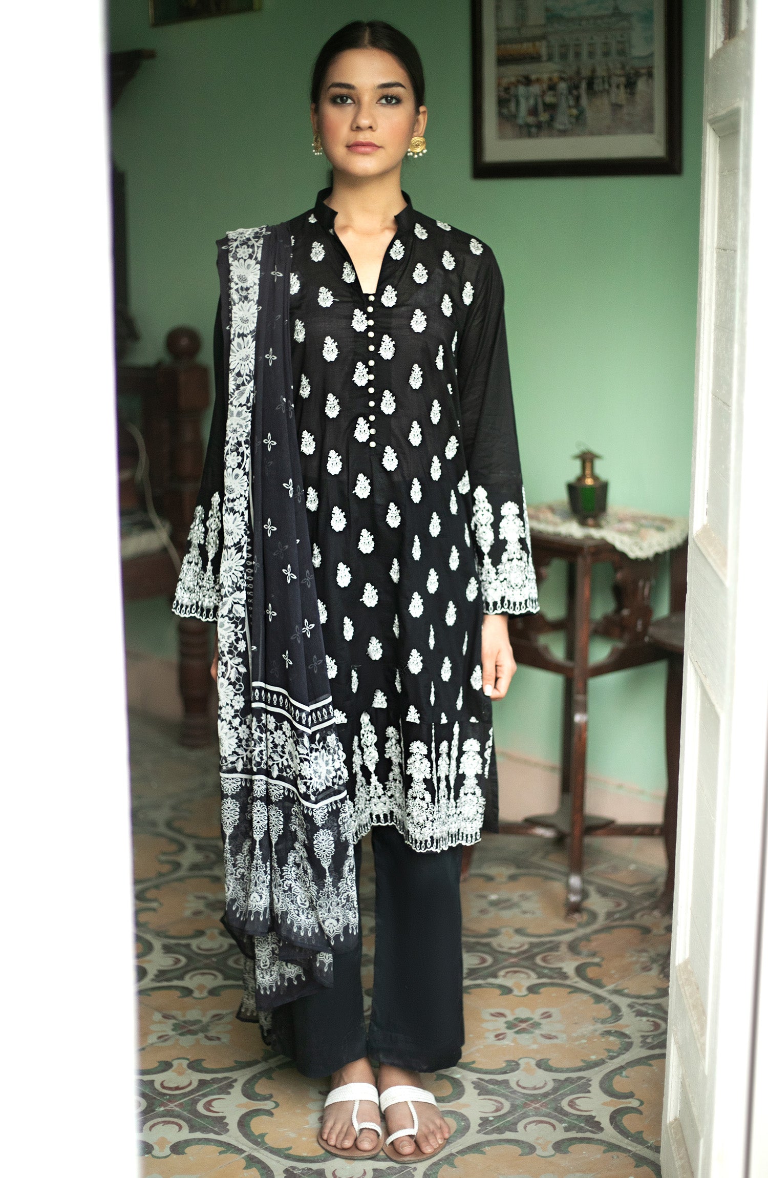 Stitched 3 Piece Embroidered Lawn Suit (NRDS-171/S BLACK)