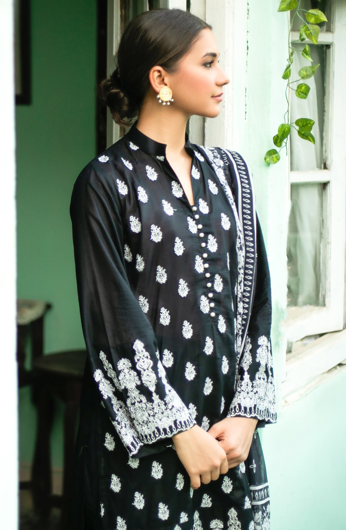 Unstitched 3 Piece Heavy Embroidered Lawn Suit