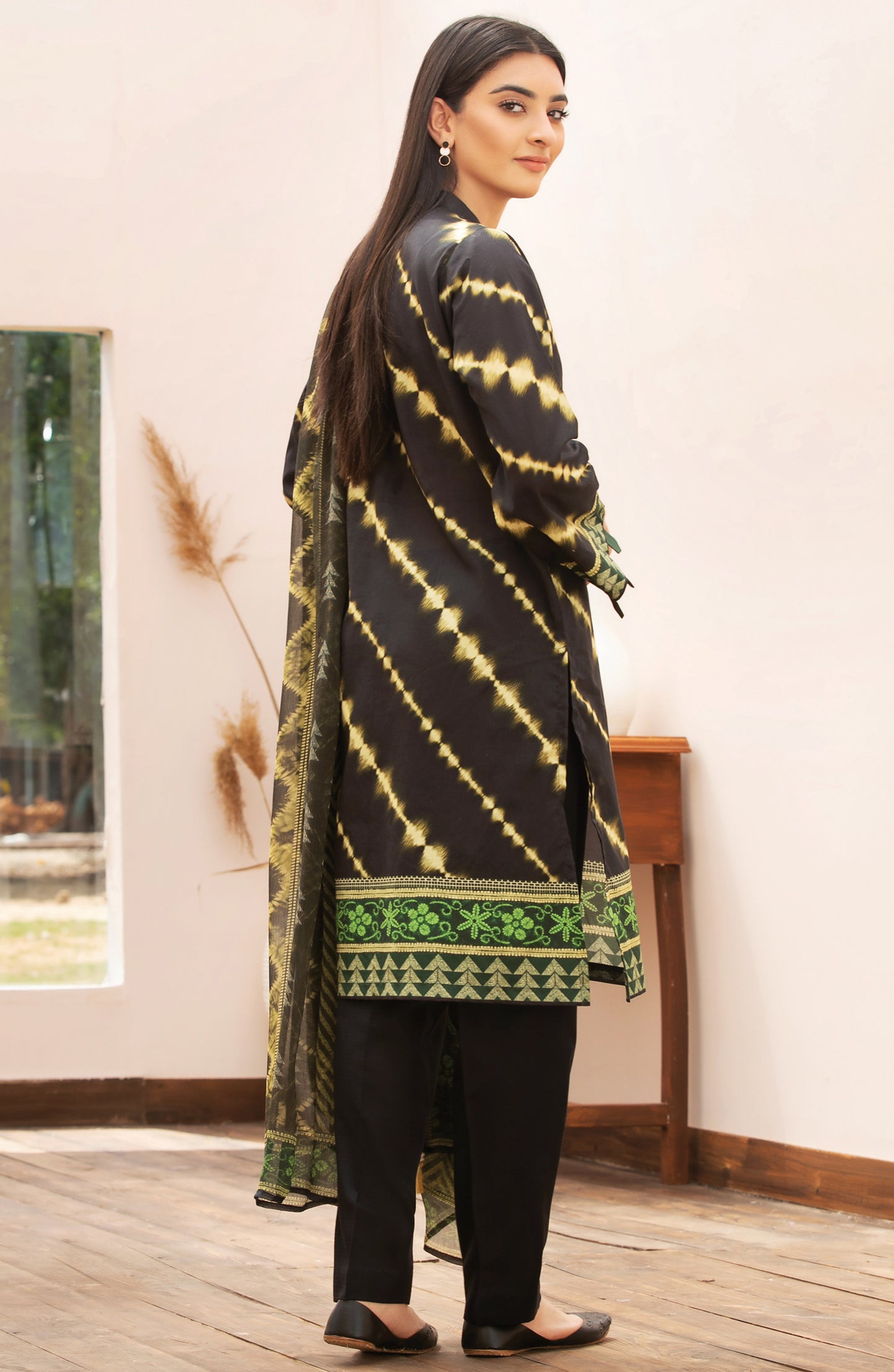 Unstitched 2 Piece Printed Lawn Shirt Chiffon Dupatta