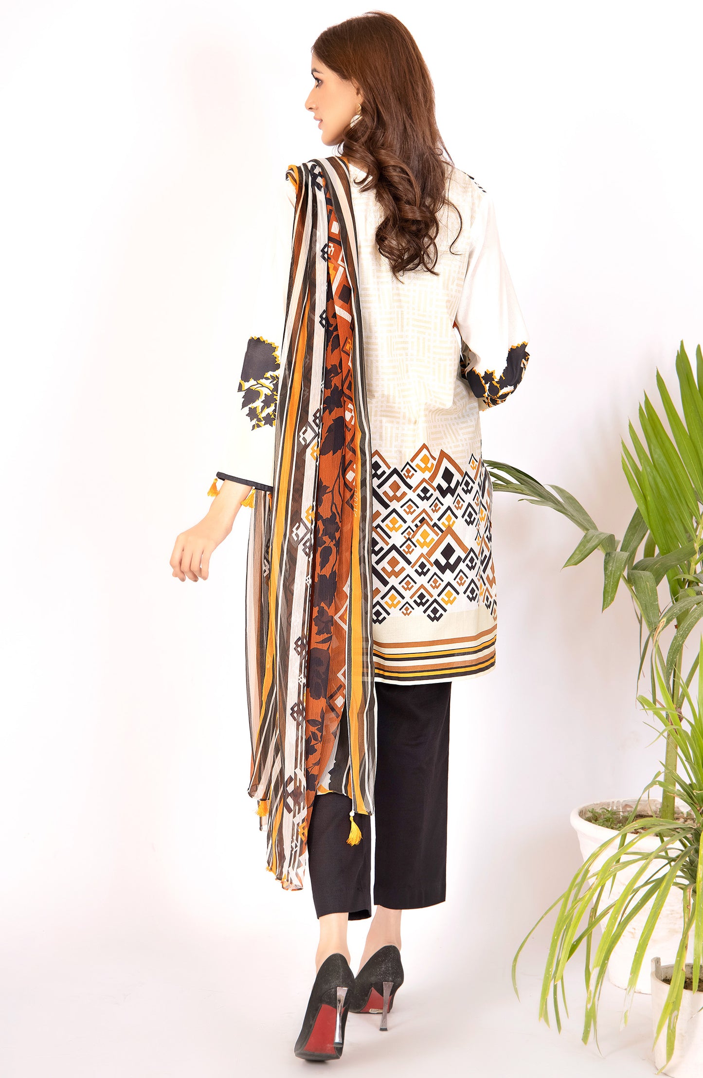 Unstitched 2 Piece Embroidered Lawn Shirt & Chiffon Dupatta