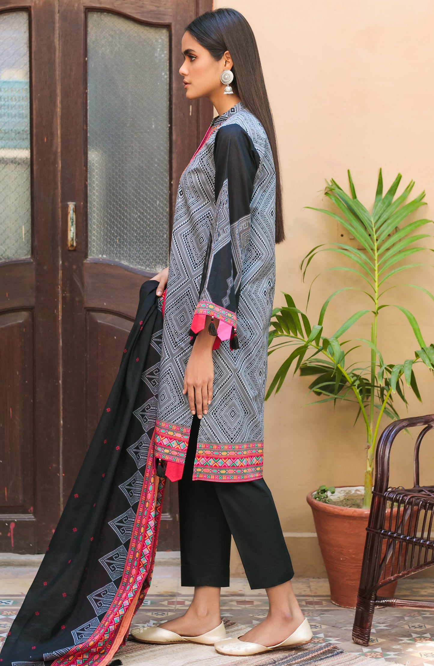 Unstitched 3 Piece Embroidered Lawn Suit
