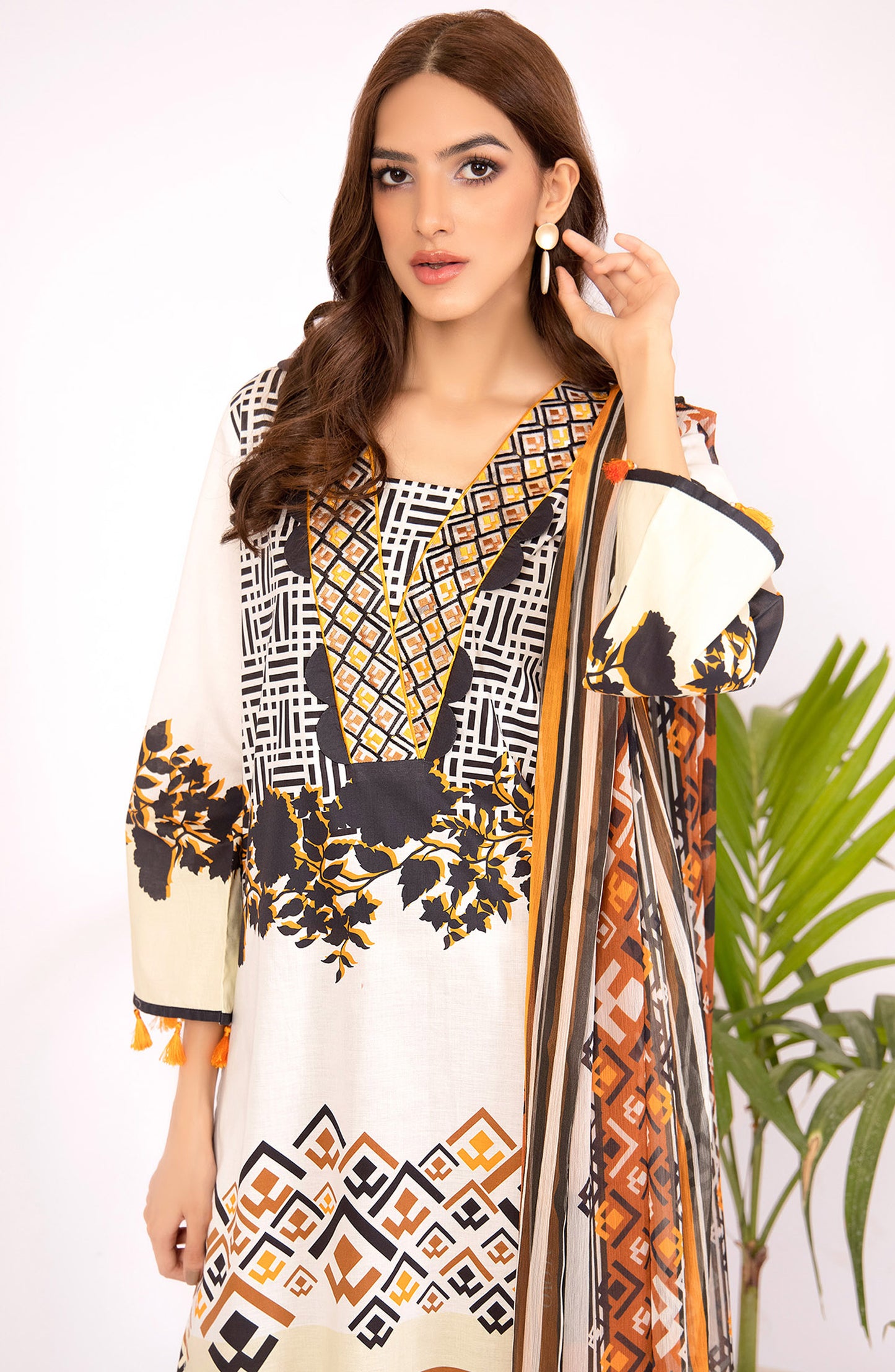 Unstitched 2 Piece Embroidered Lawn Shirt & Chiffon Dupatta