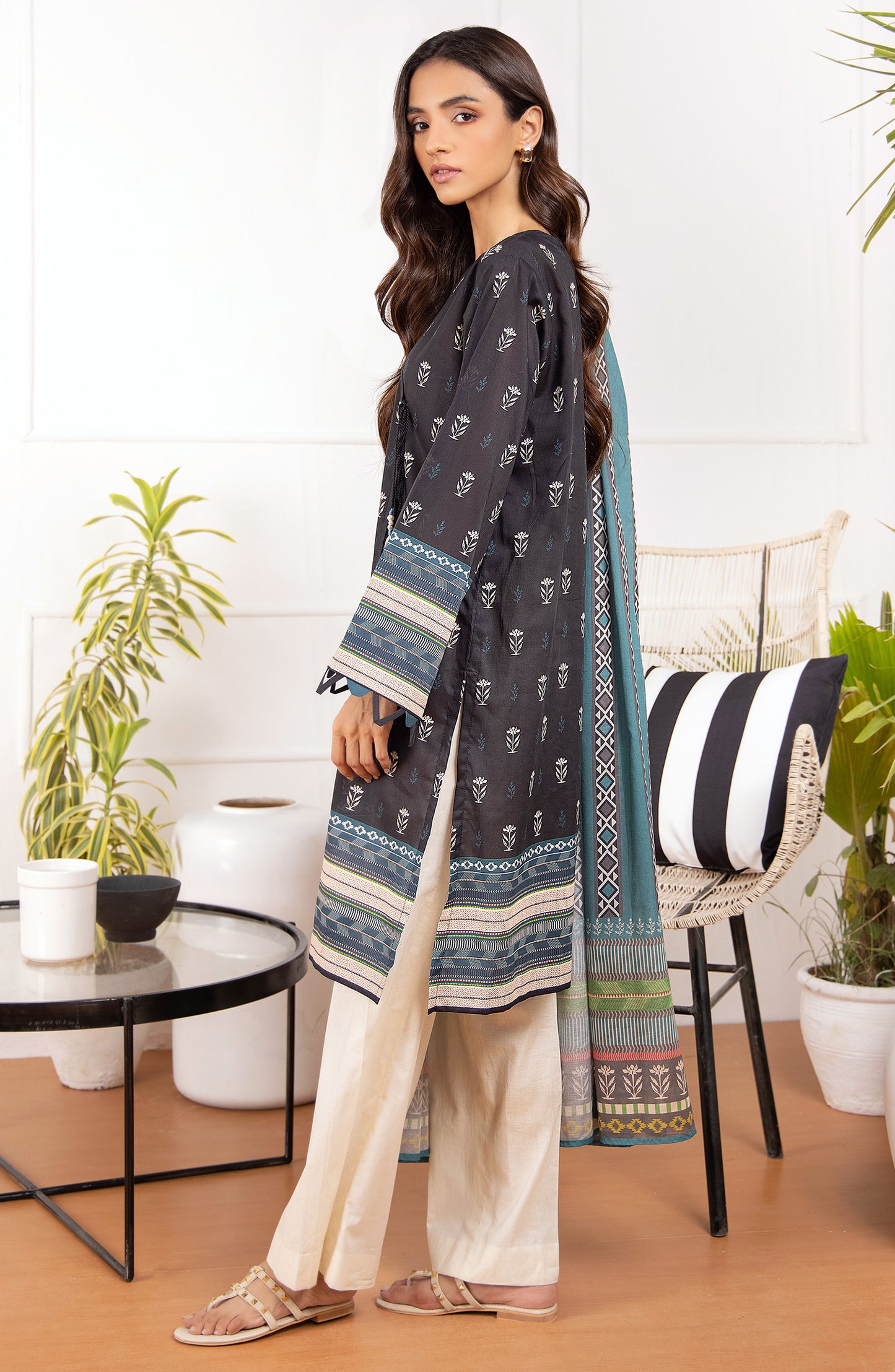 Unstitched 2 Piece Printed Lawn Shirt Dupatta