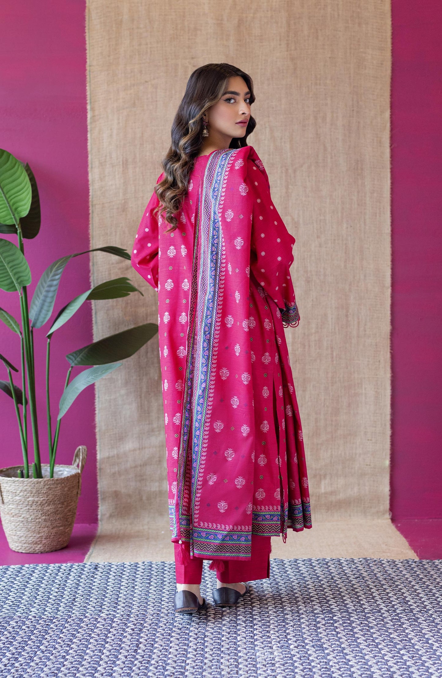 OTL-22-135/U RED KHADDAR  UNSTITCHED SHIRT DUPATTA PANTS