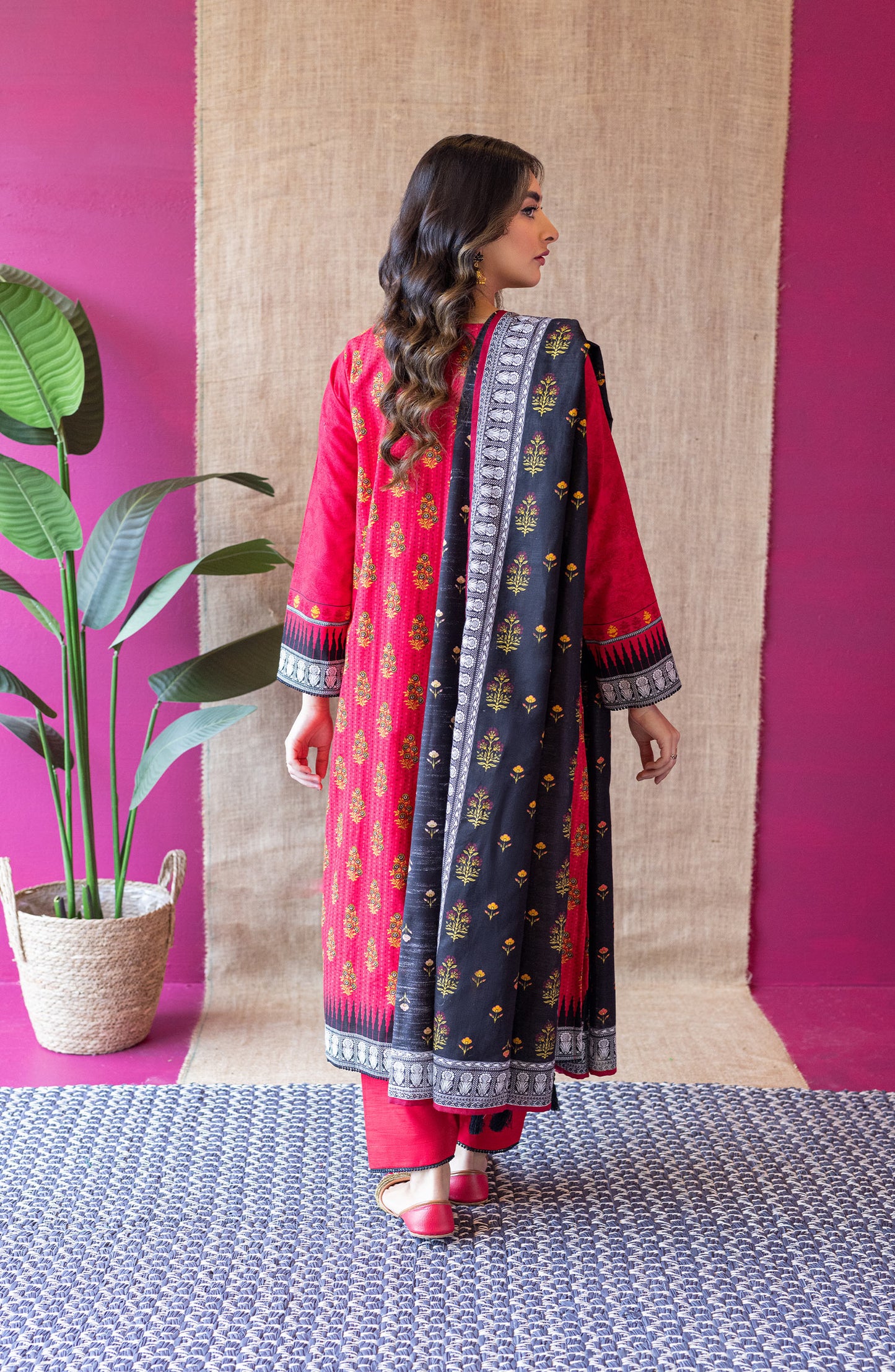 OTL-22-126/U RED KHADDAR  UNSTITCHED SHIRT DUPATTA PANTS