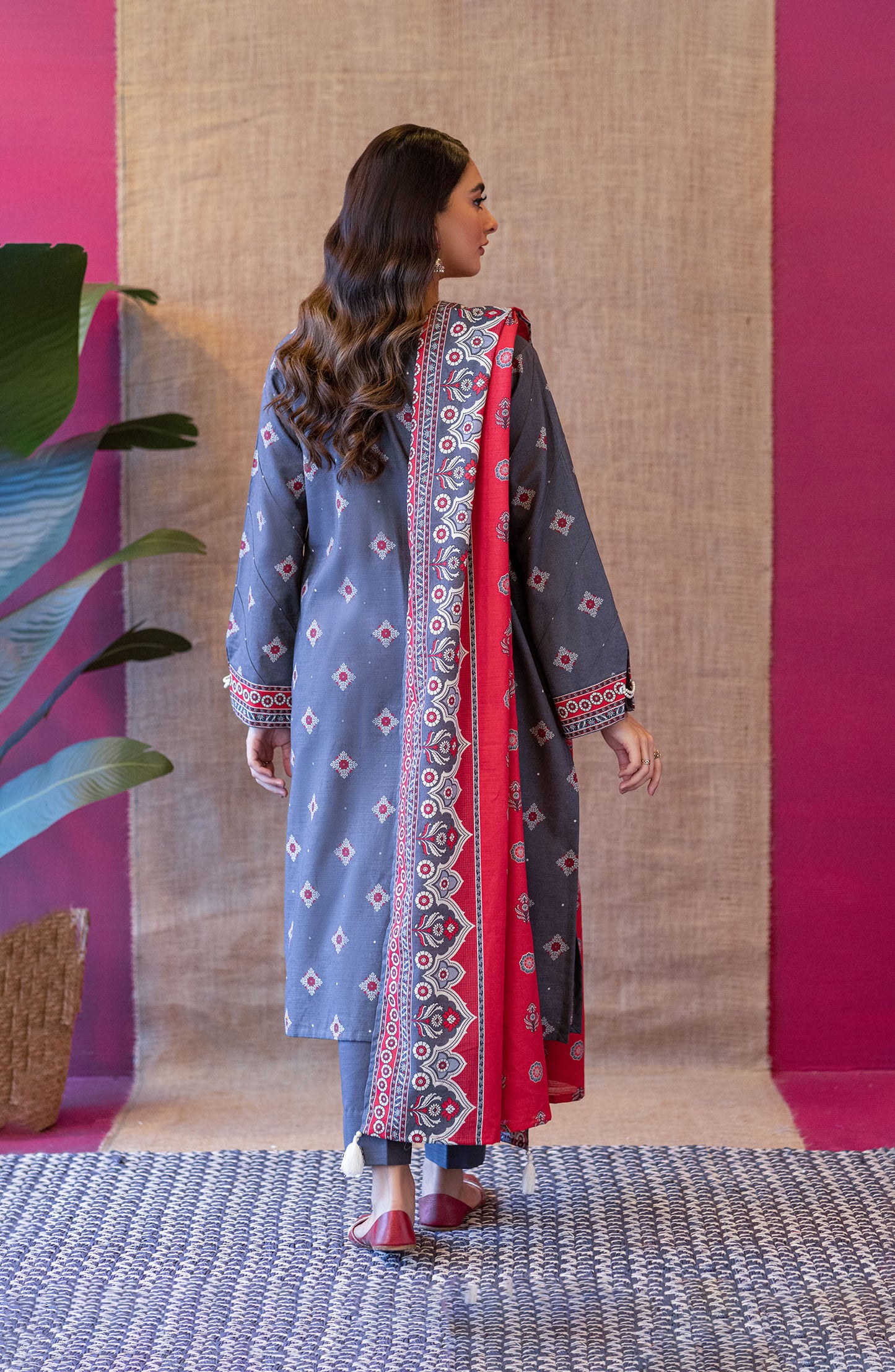 OTL-22-241/U GREY KHADDAR  UNSTITCHED SHIRT DUPATTA PANTS