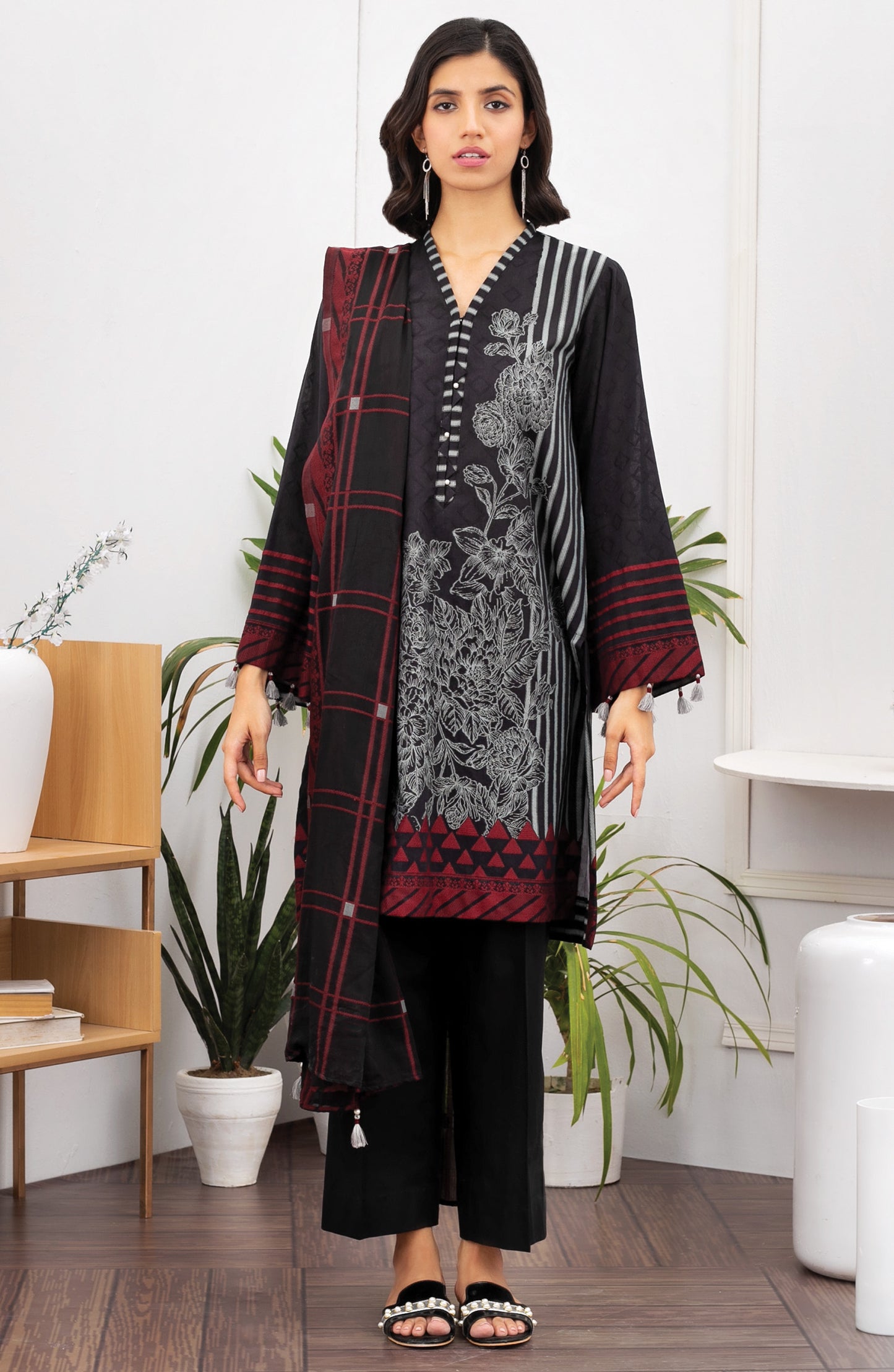 Unstitched 3 Piece Printed Jacquard Suit