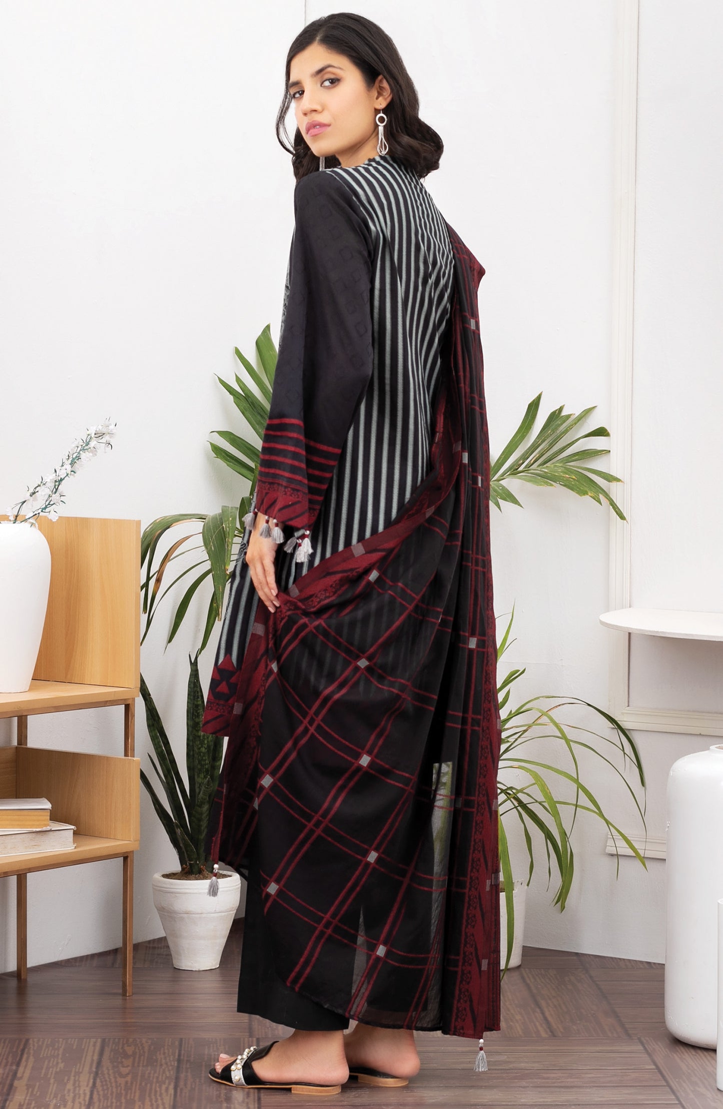 Unstitched 3 Piece Printed Jacquard Suit