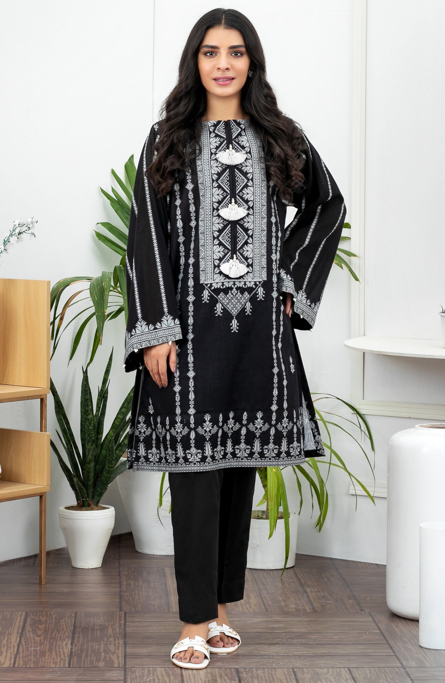 HCS-22-065/U BLACK JACQUARD SCSHIRT UNSTITCHED SHIRT