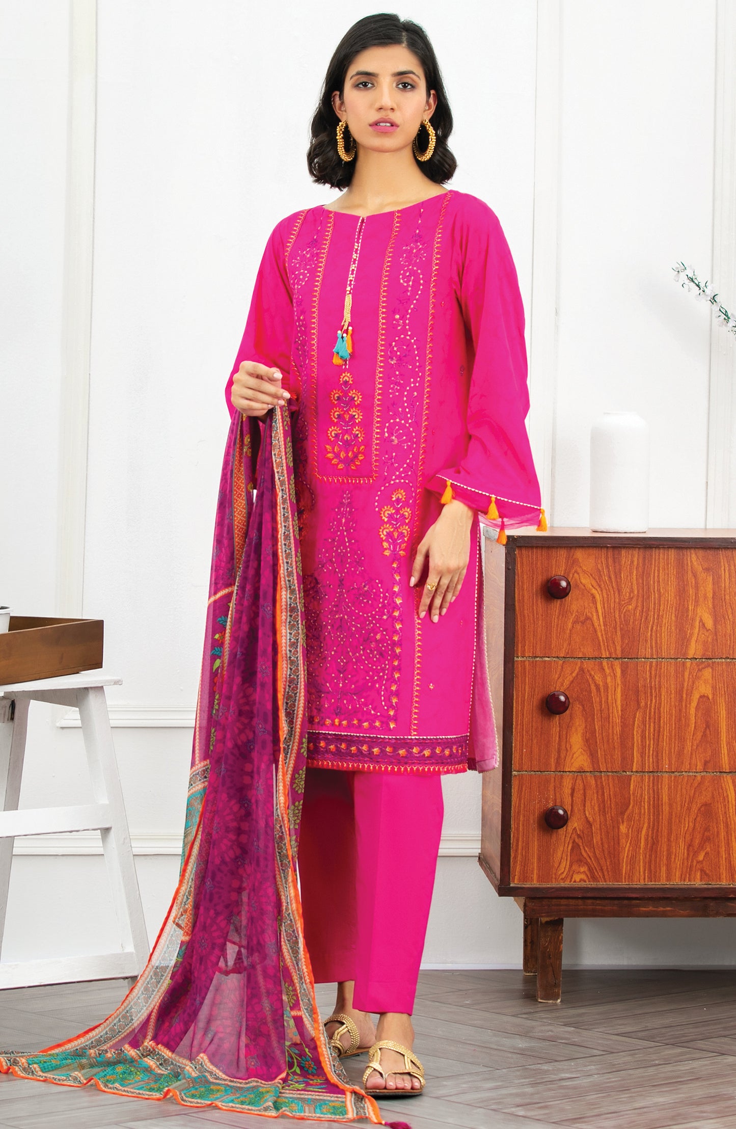 Unstitched 3 Piece Embroidered Jacquard Suit