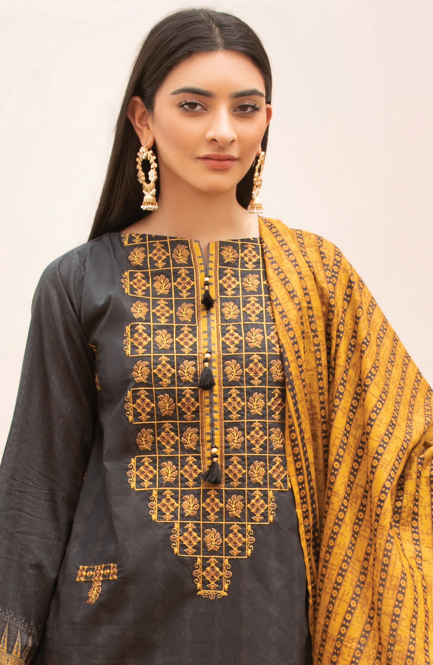 Unstitched 2 Piece Embroidered Lawn Shirt Dupatta