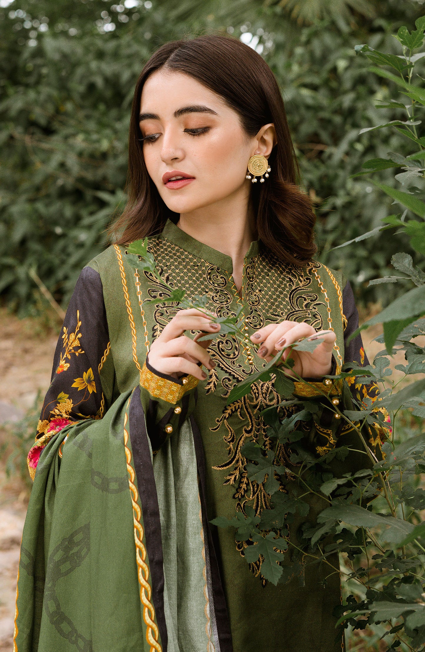 Unstitched 3 Piece Embroidered Cotton Linen Suit