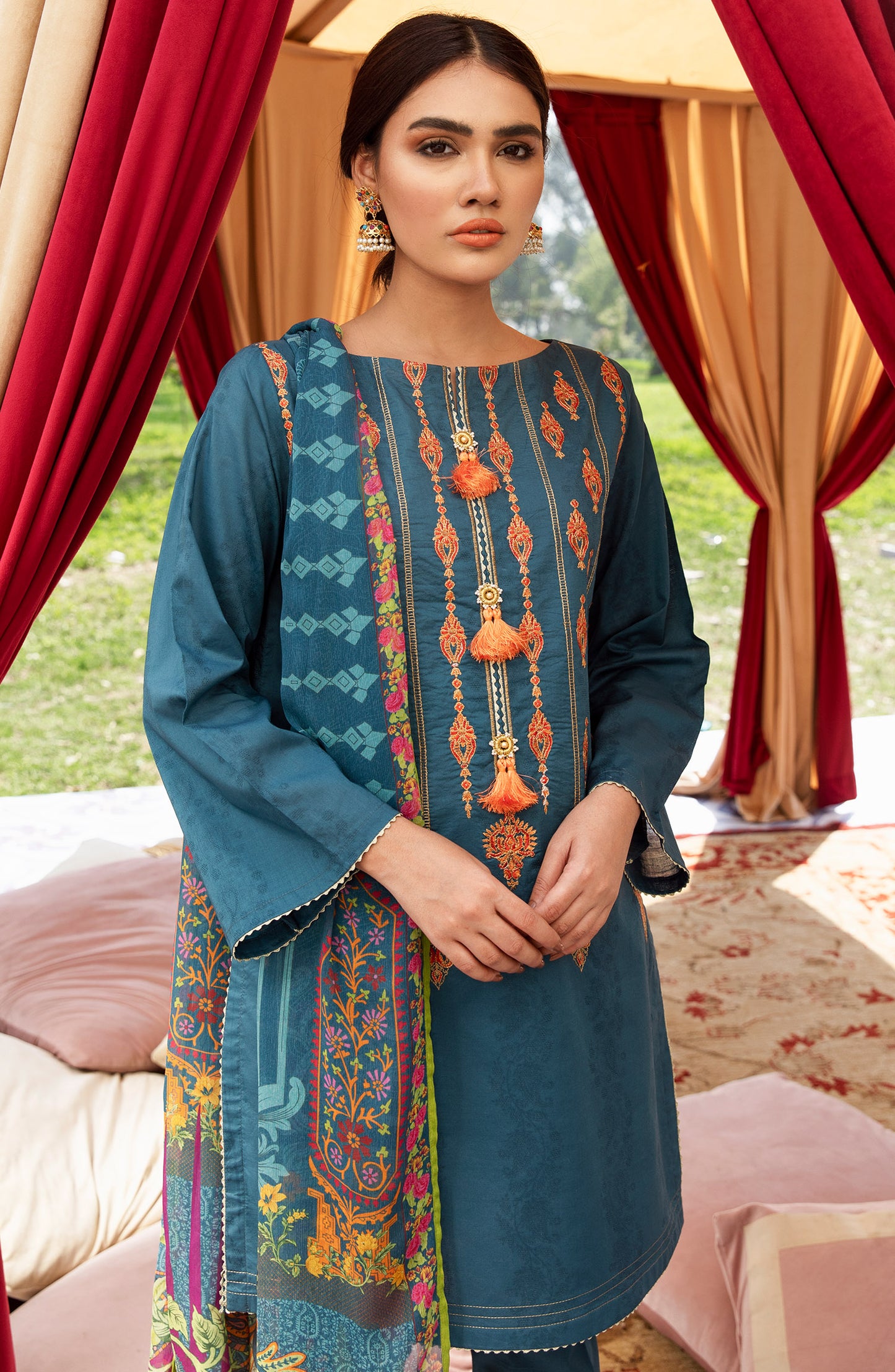 Unstitched 3 Piece Embroidered Jacquard Suit