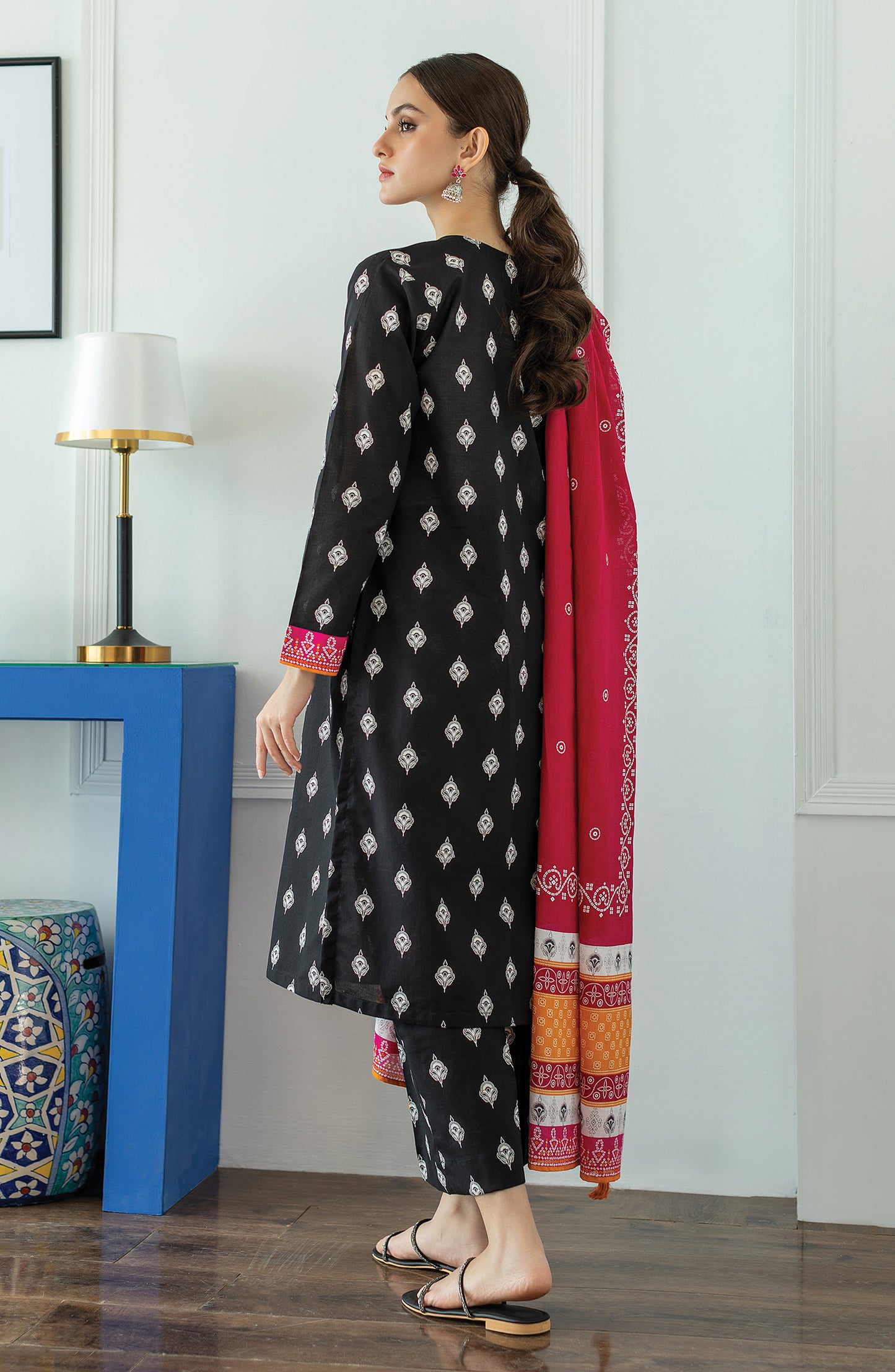 OTL-23-052/U BLACK LAWN  UNSTITCHED SHIRT DUPATTA PANTS
