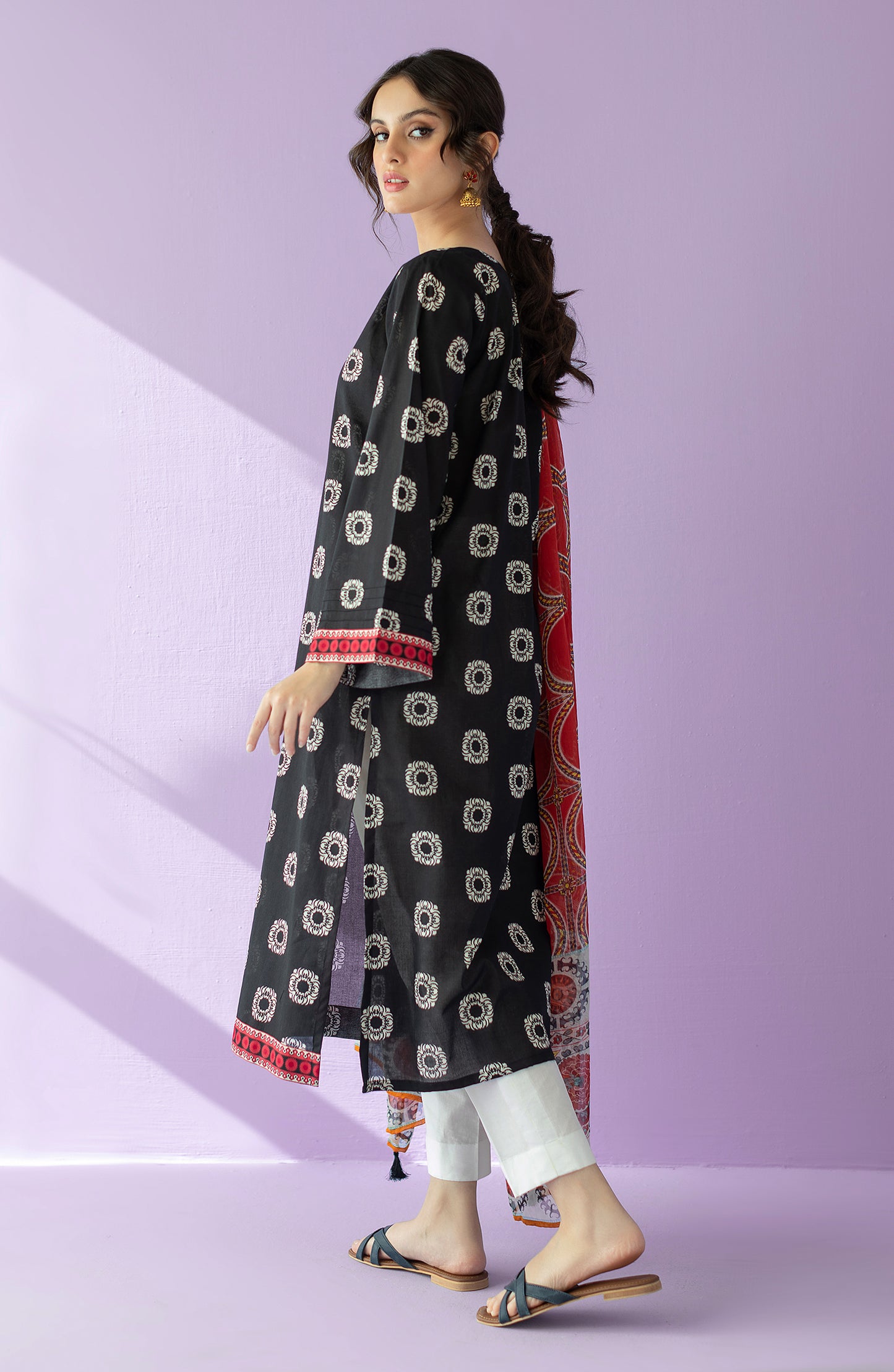 NRDS-23-047/U BLACK LAWN  UNSTITCHED SHIRT DUPATTA