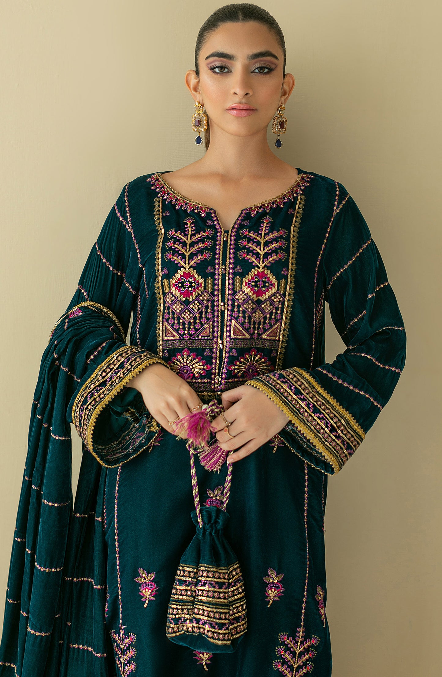 NF-SDT-22-007/U Green VELVET  UNSTITCHED SHIRT DUPATTA PANTS