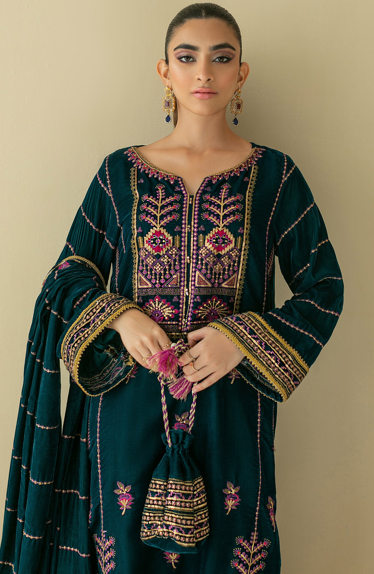 NF-SDT-22-007/U Green VELVET  UNSTITCHED SHIRT DUPATTA PANTS