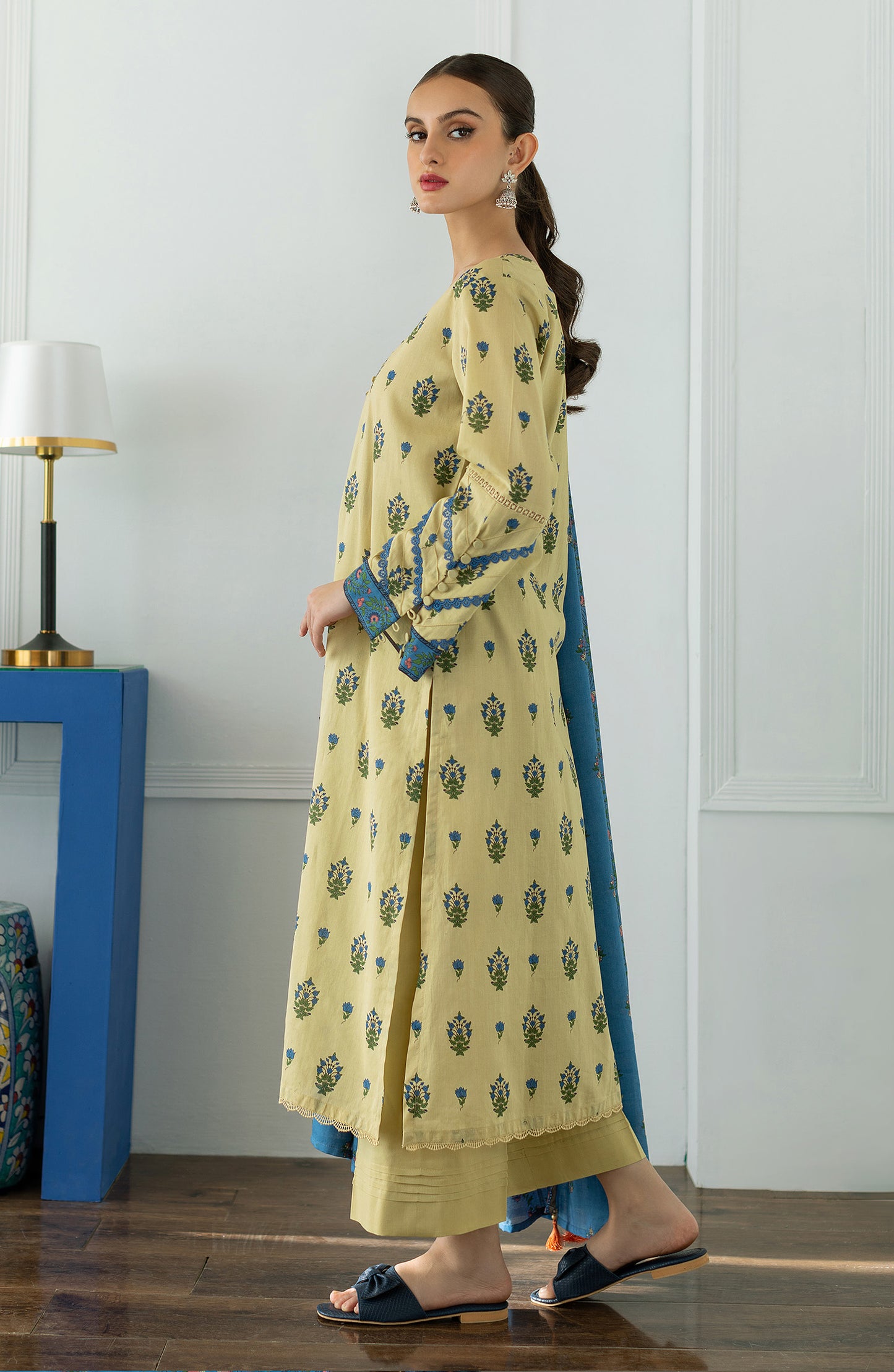 OTL-23-041/S BEIGE LAWN  READY TO WEAR SHIRT DUPATTA PANTS