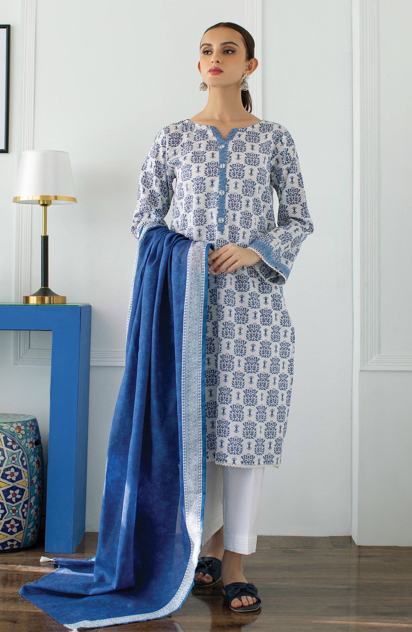 OTL-23-068/U WHITE LAWN  UNSTITCHED SHIRT DUPATTA PANTS